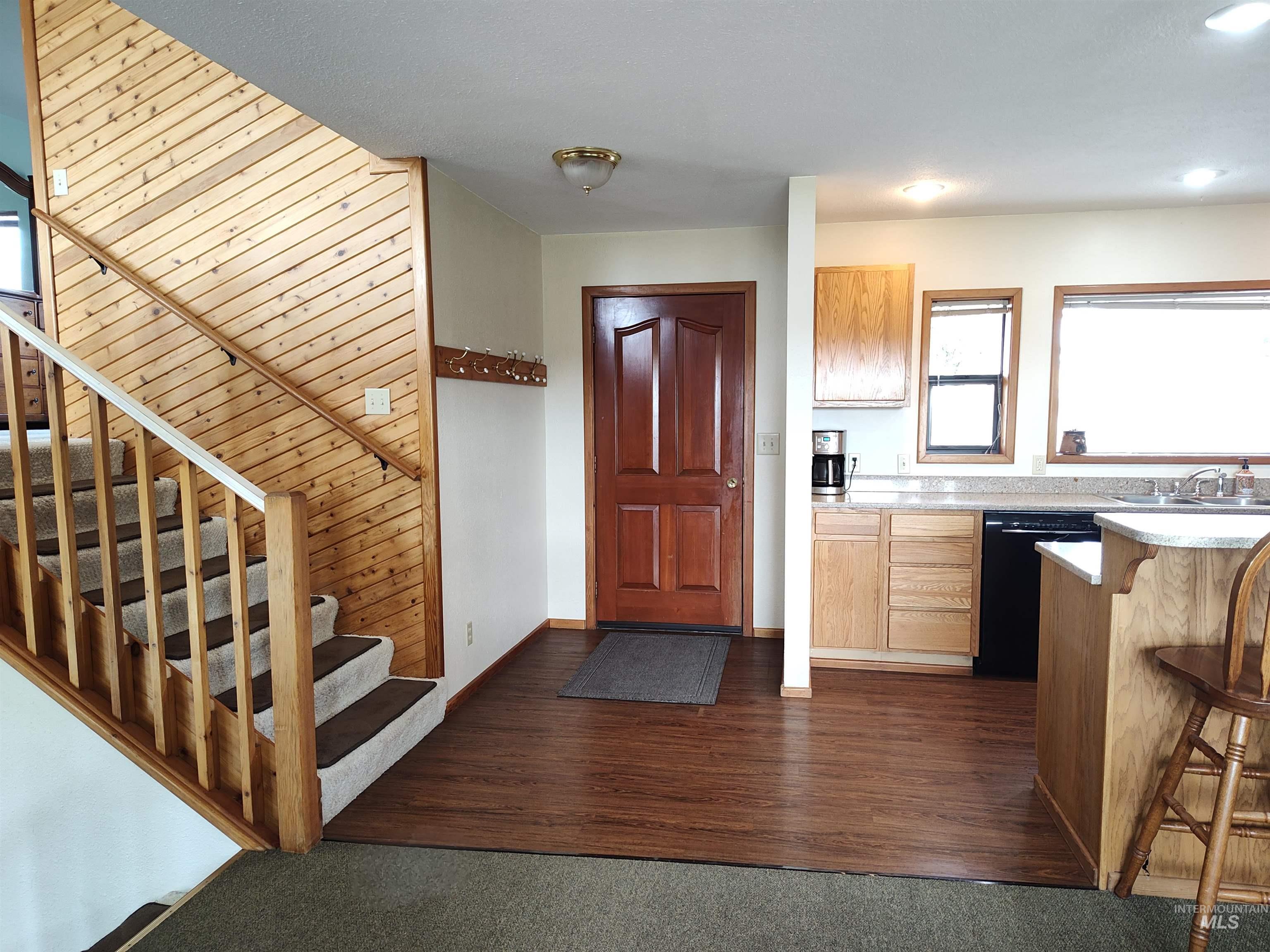28 Red Barn Lane Property Photo 13