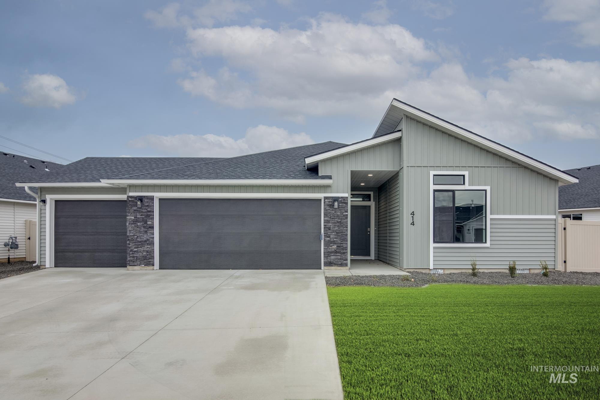 414 Hildago Way Property Photo 1