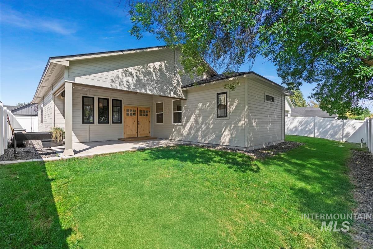 415 Cutlass Property Photo 3