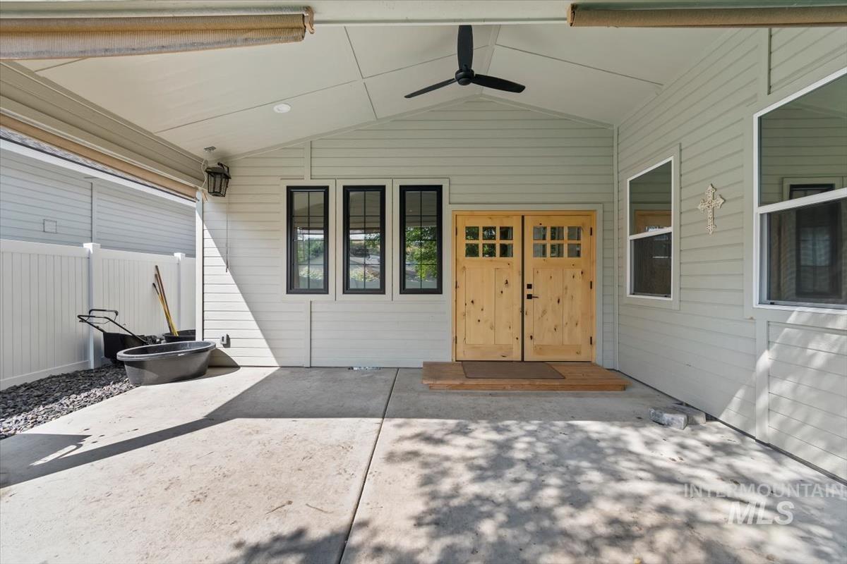 415 Cutlass Property Photo 6