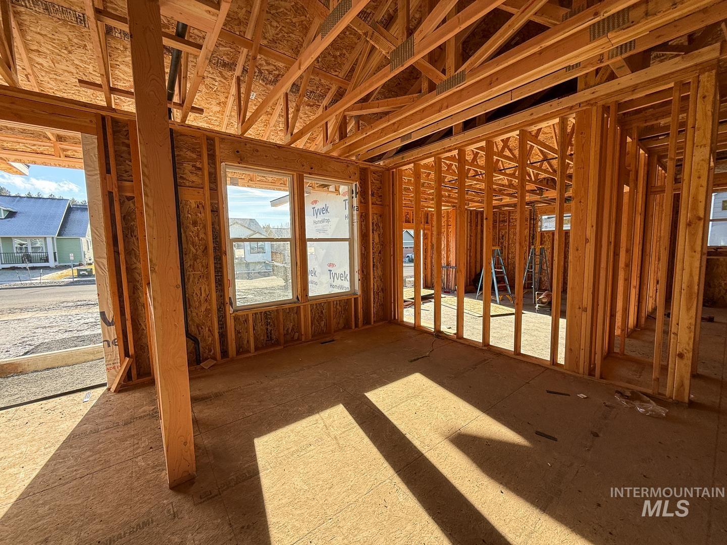 2424 E Third Street Property Photo 12