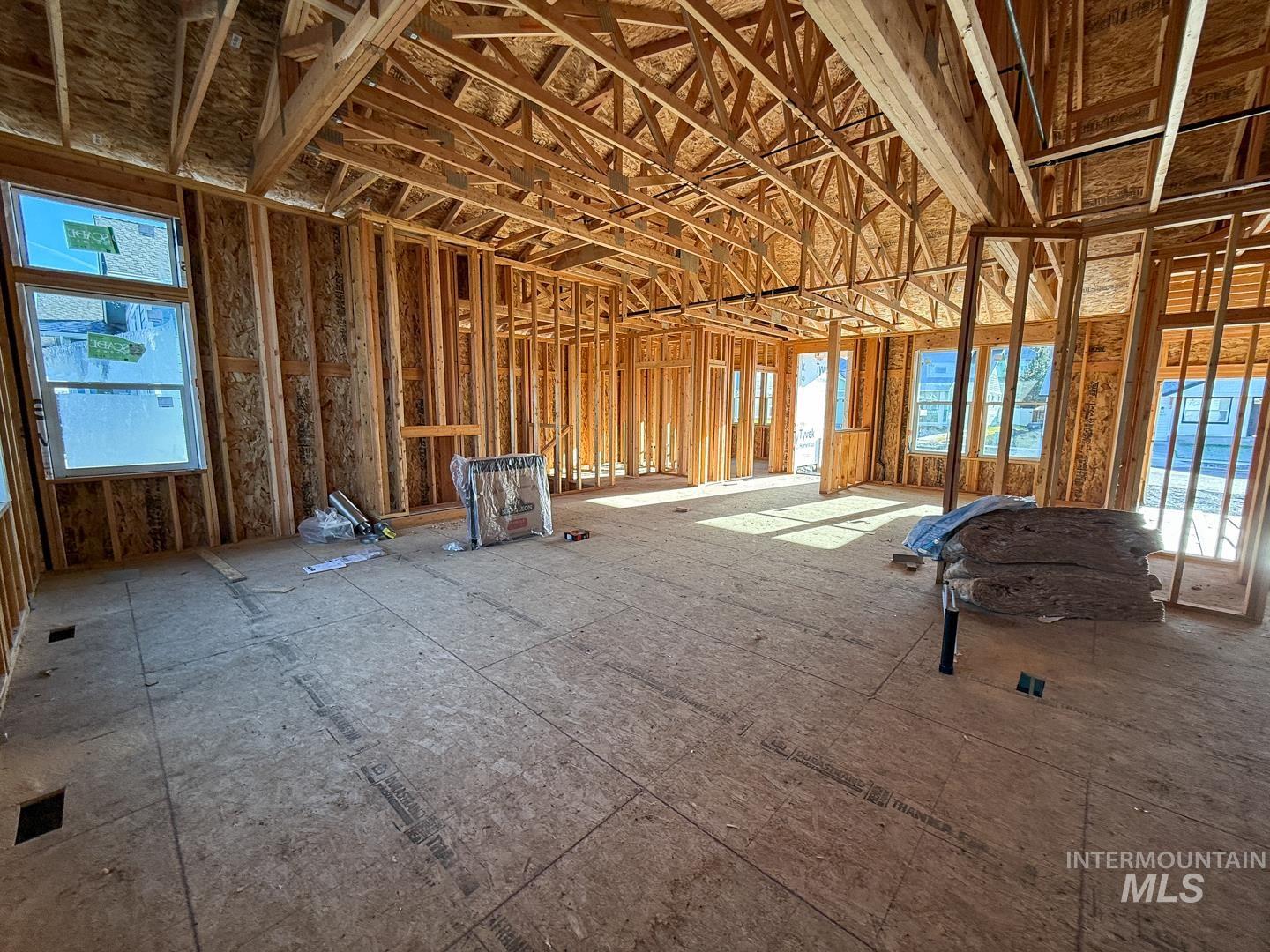 2424 E Third Street Property Photo 15
