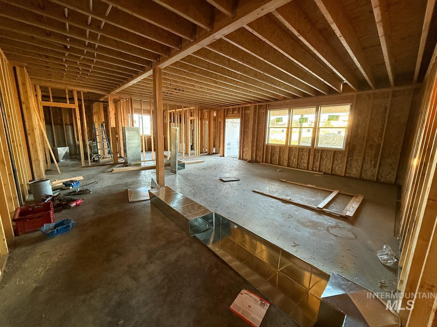 2424 E Third Street Property Photo 27