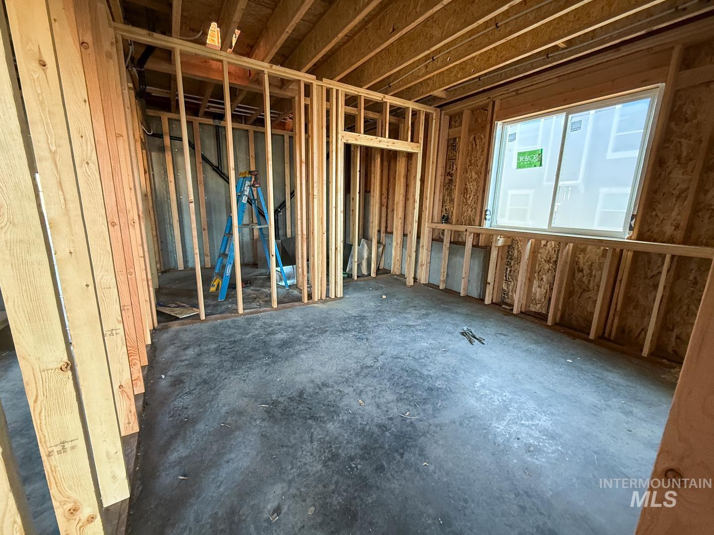 2424 E Third Street Property Photo 33