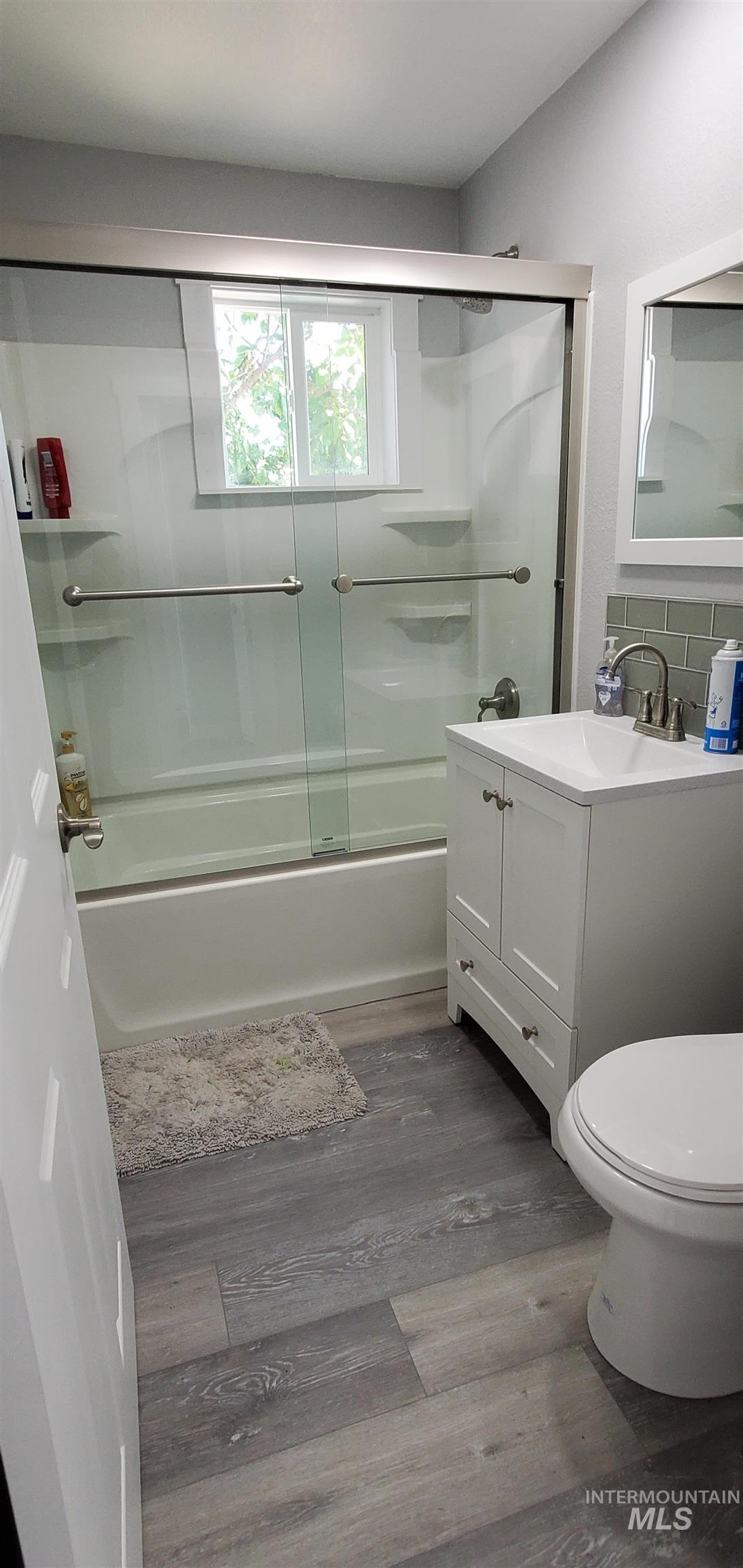 101 E Park Ave Property Photo 11