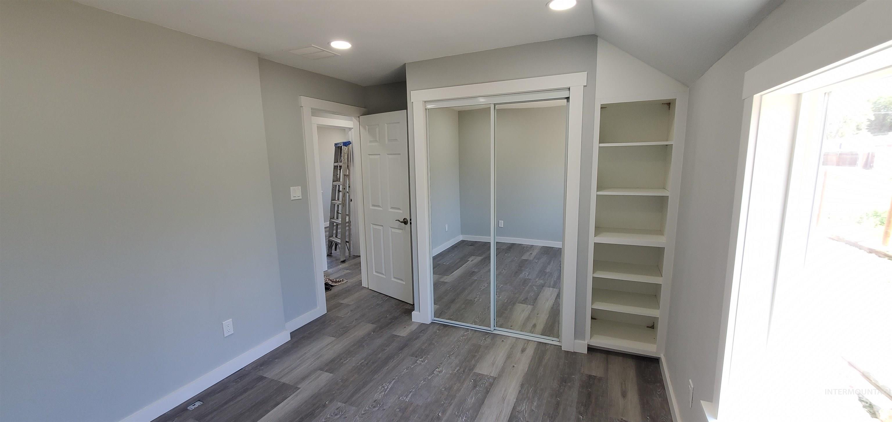 101 E Park Ave Property Photo 14