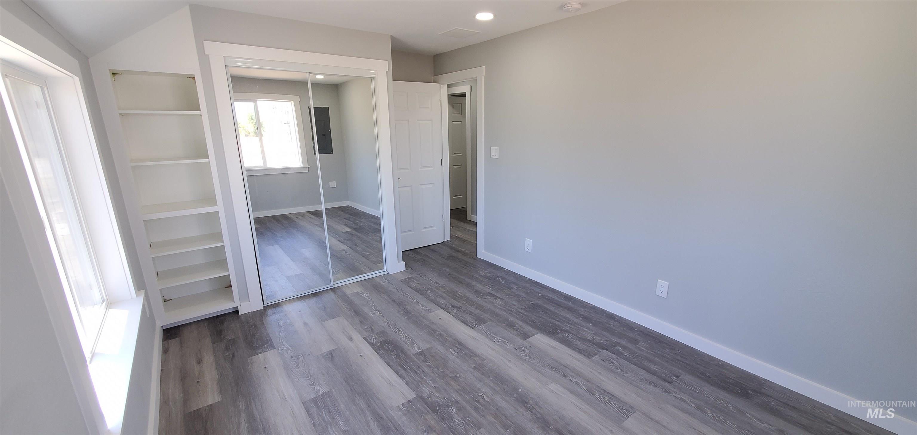 101 E Park Ave Property Photo 16