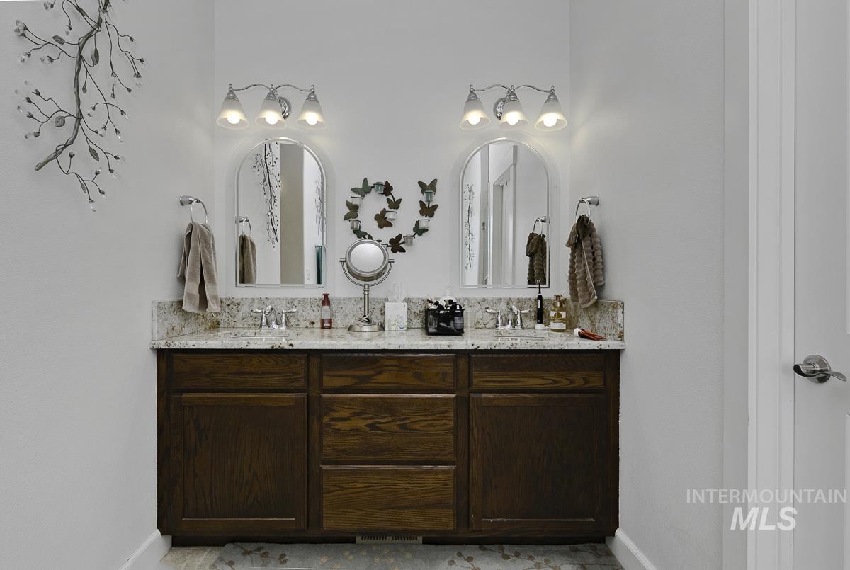 9013 W Cambridge Ct Property Photo 13