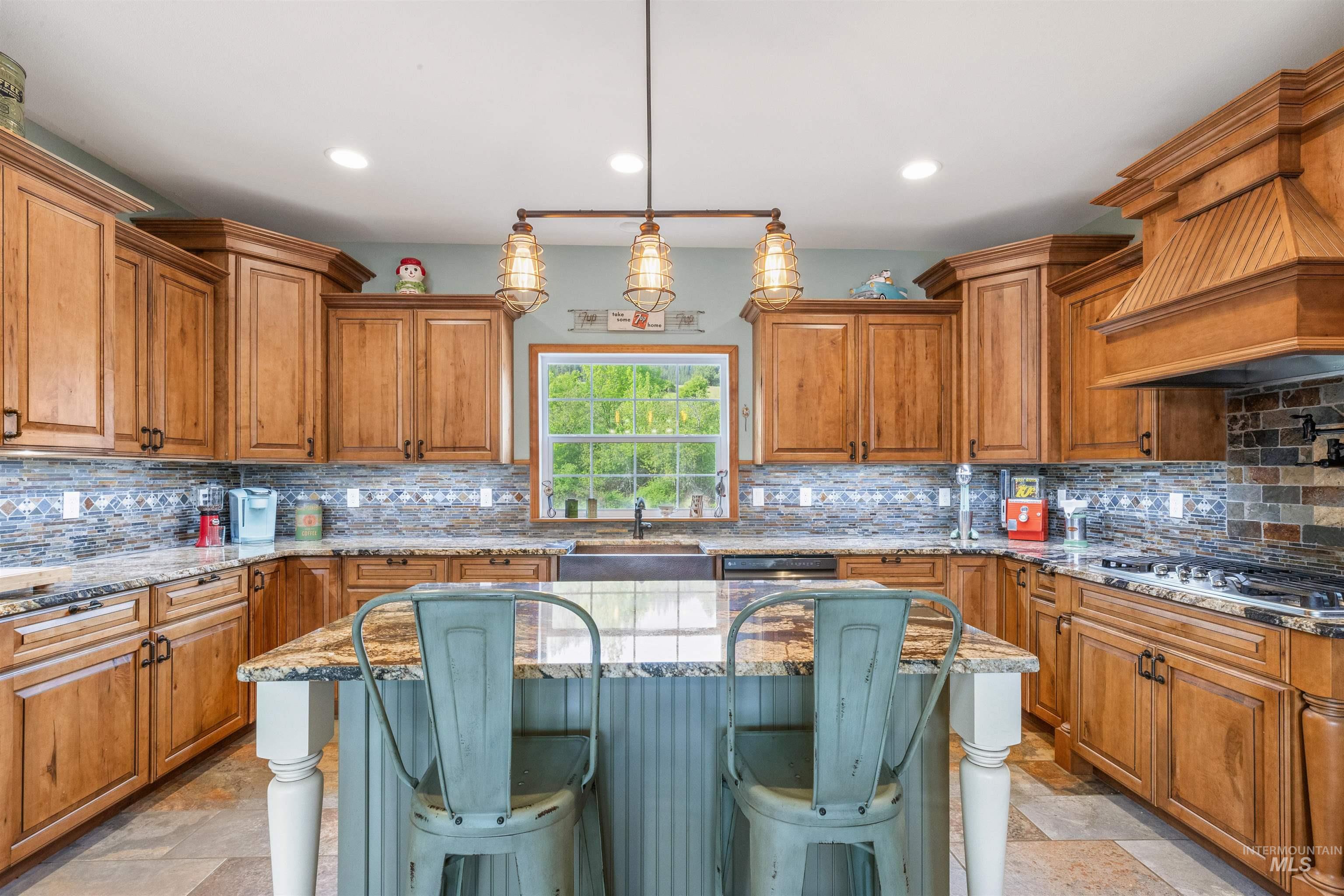 643 Adams Road Property Photo 13