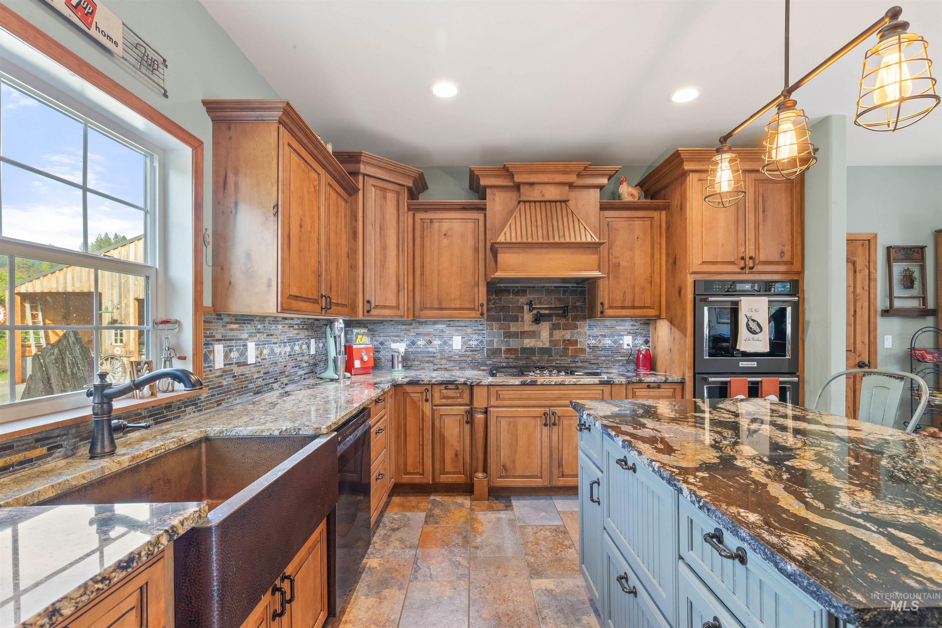 643 Adams Road Property Photo 14