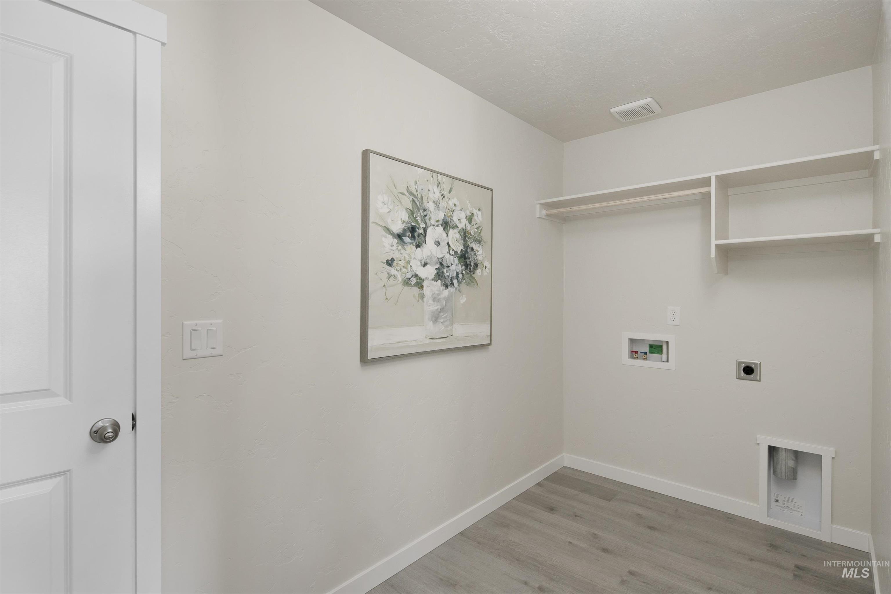 10155 Longtail Drive Property Photo 13
