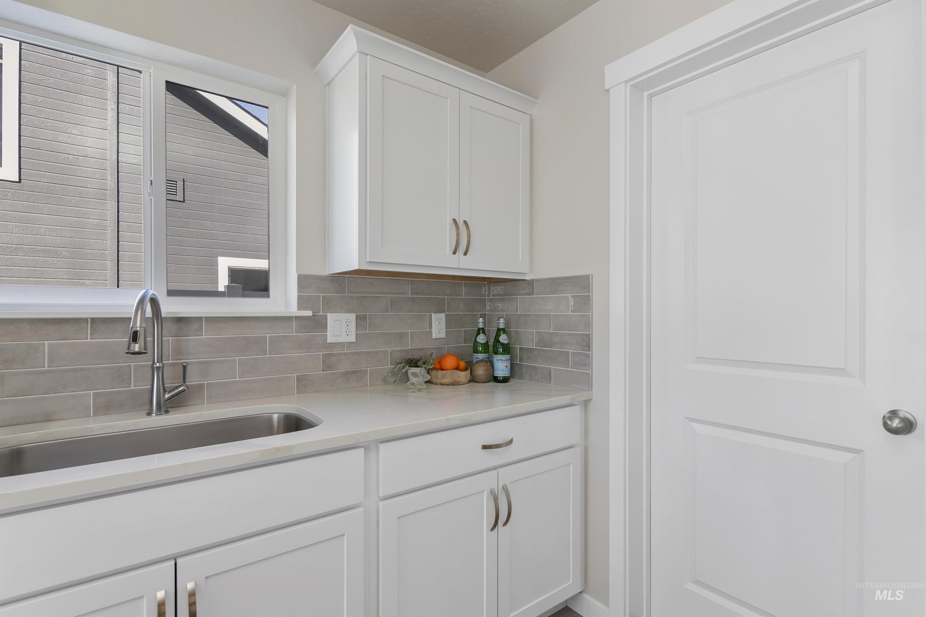 10155 Longtail Drive Property Photo 14
