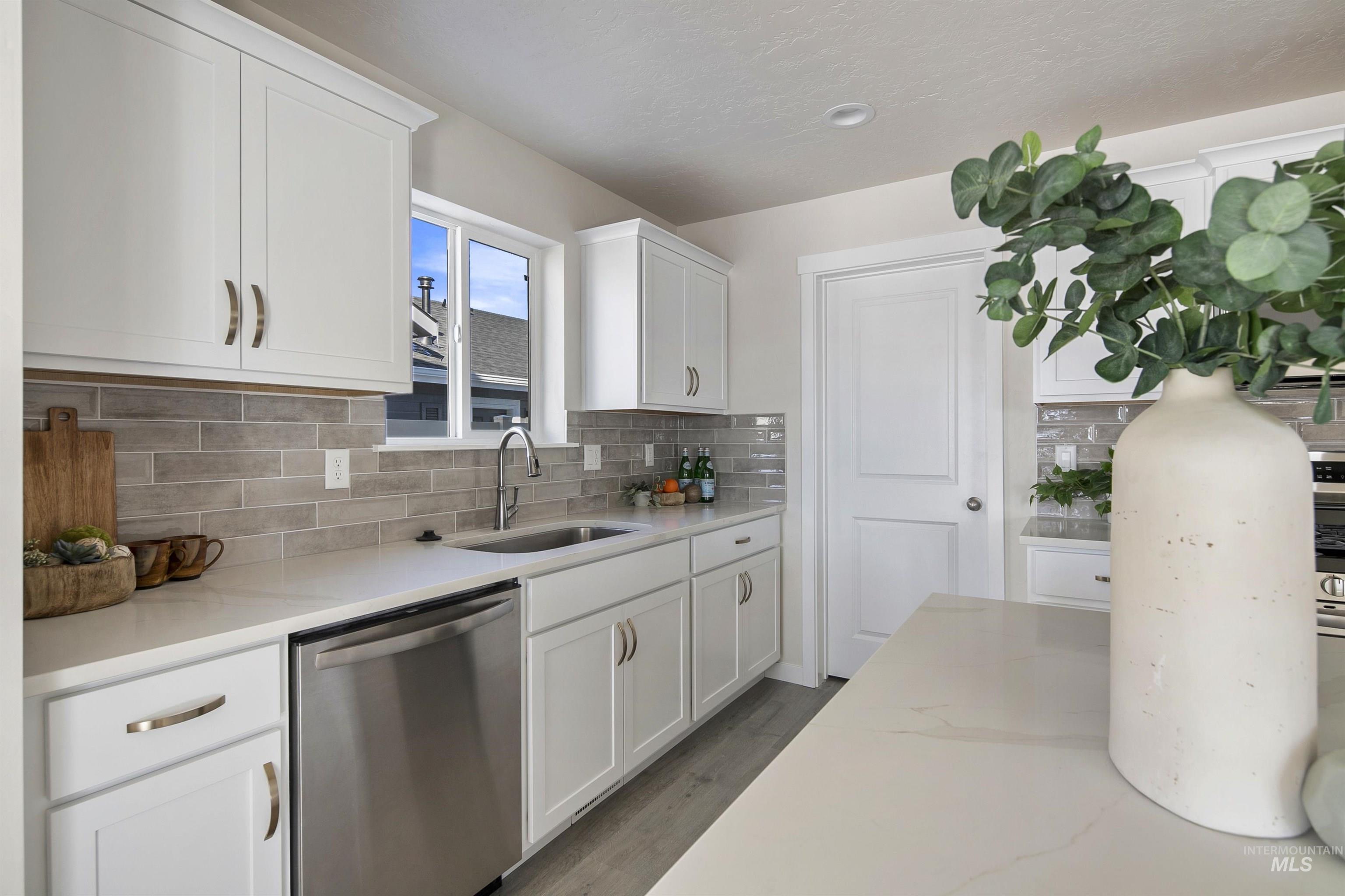 10155 Longtail Drive Property Photo 17