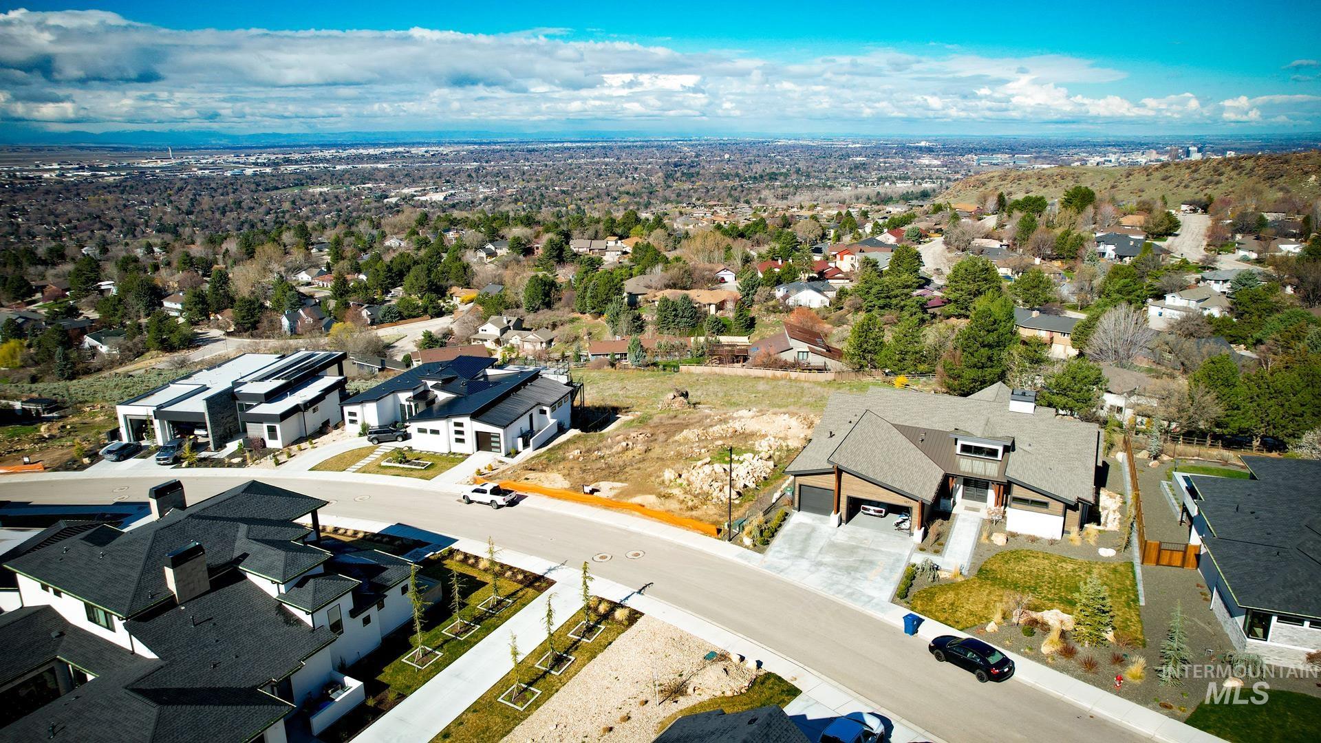1883 S Satellite Wy Property Photo 2