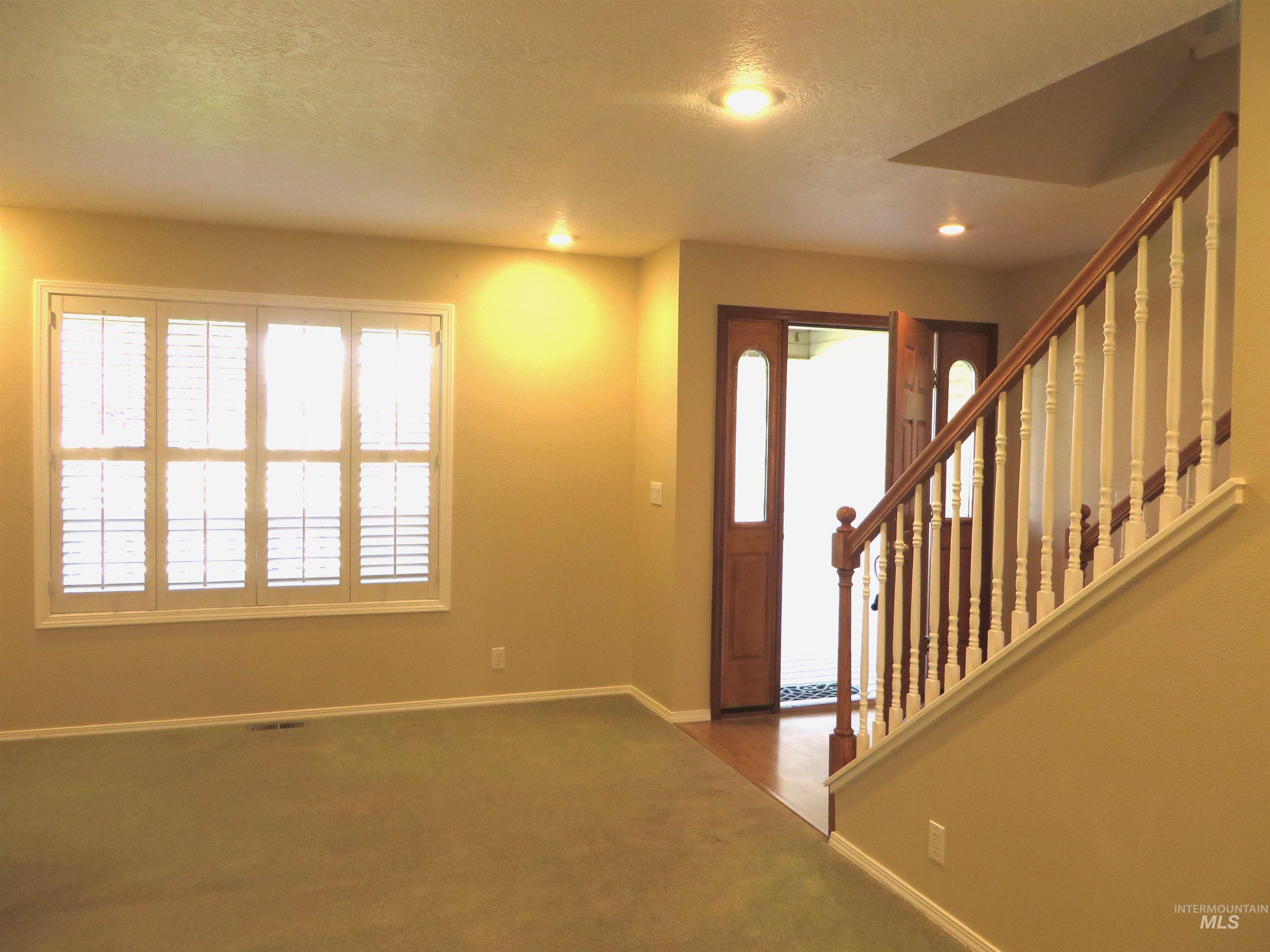 2509 Applewood Property Photo 3