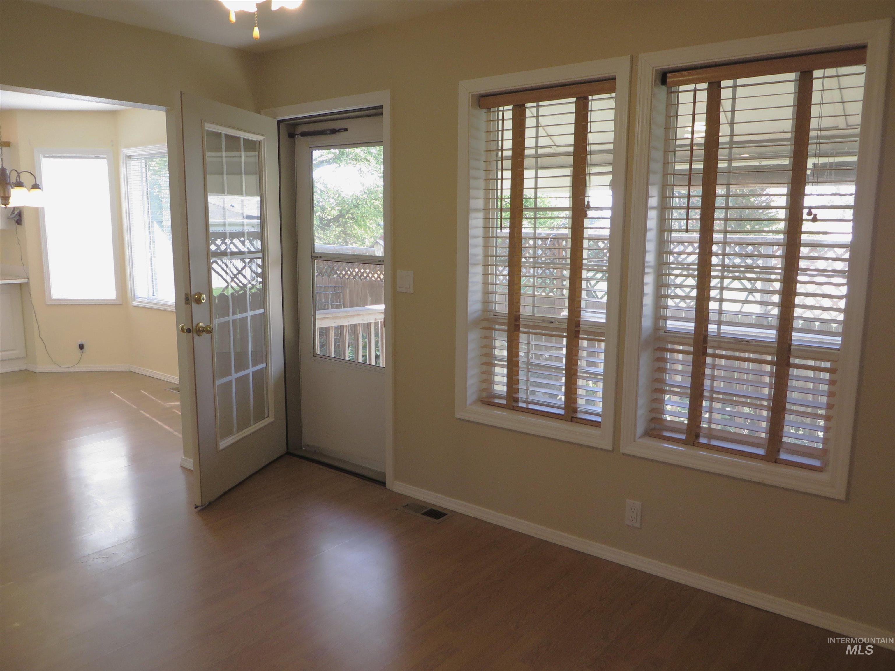 2509 Applewood Property Photo 4