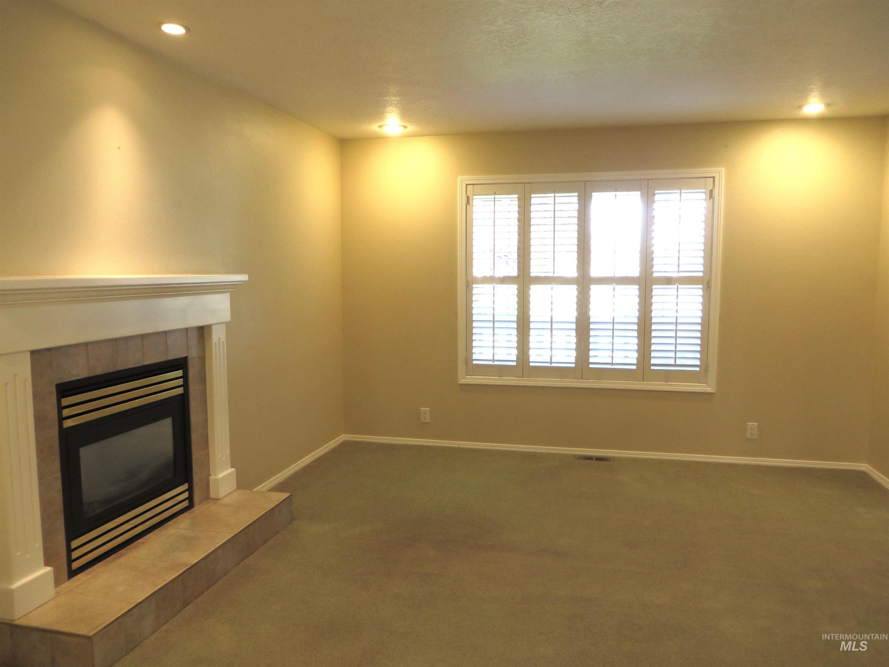 2509 Applewood Property Photo 5
