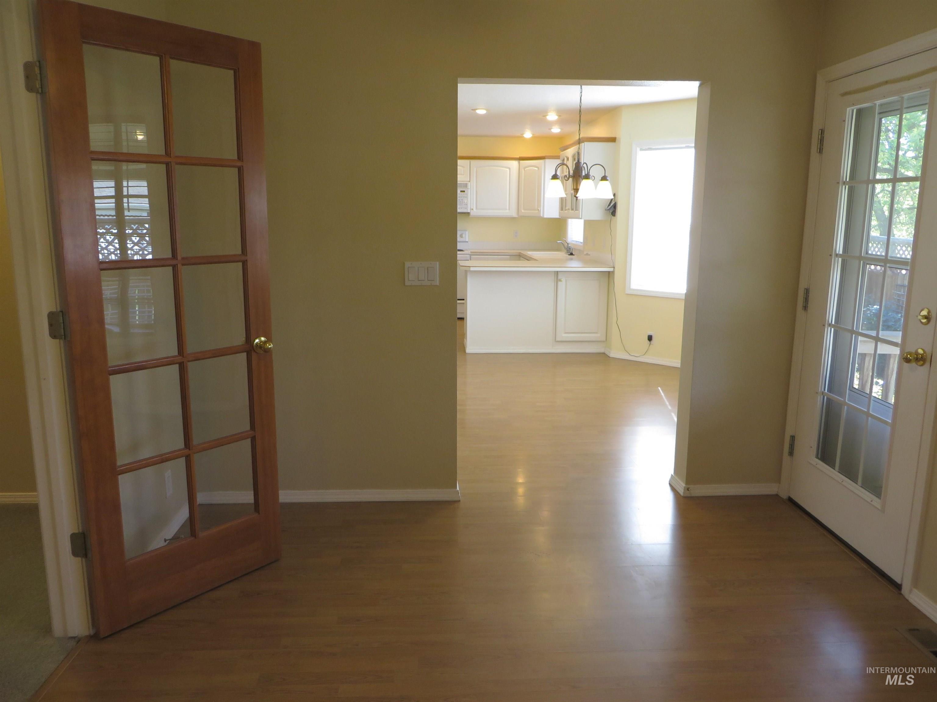2509 Applewood Property Photo 8