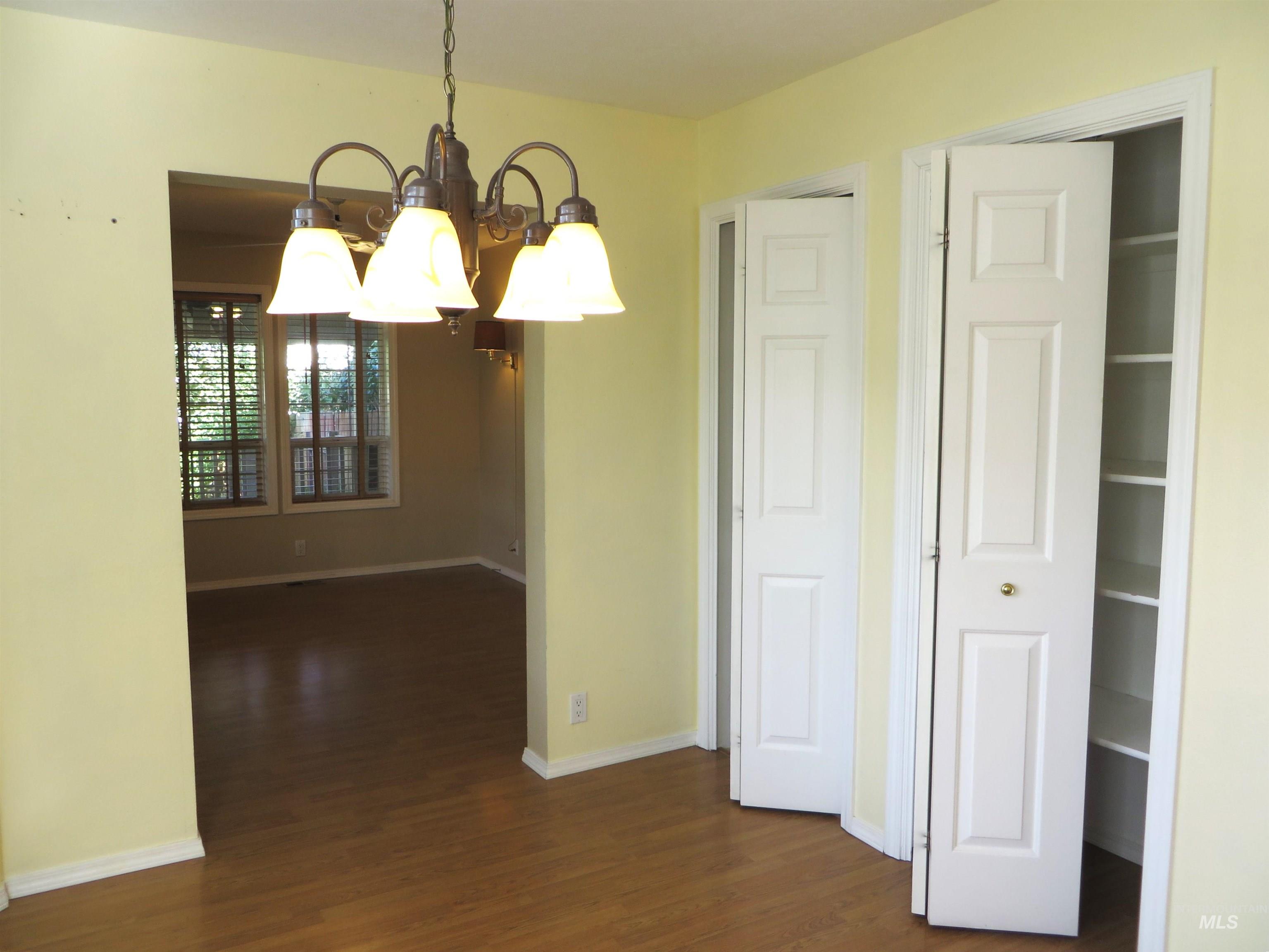 2509 Applewood Property Photo 10