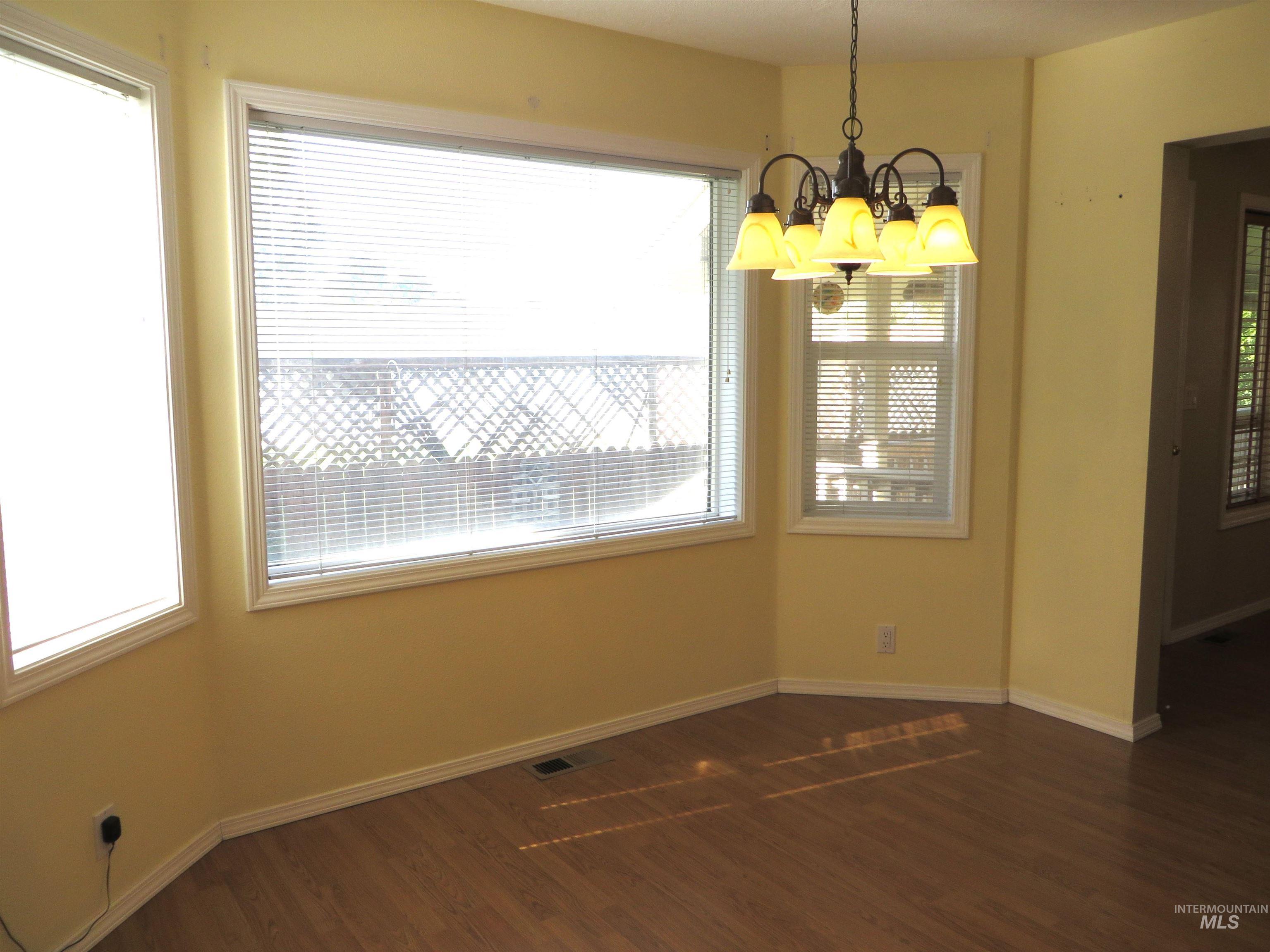 2509 Applewood Property Photo 11