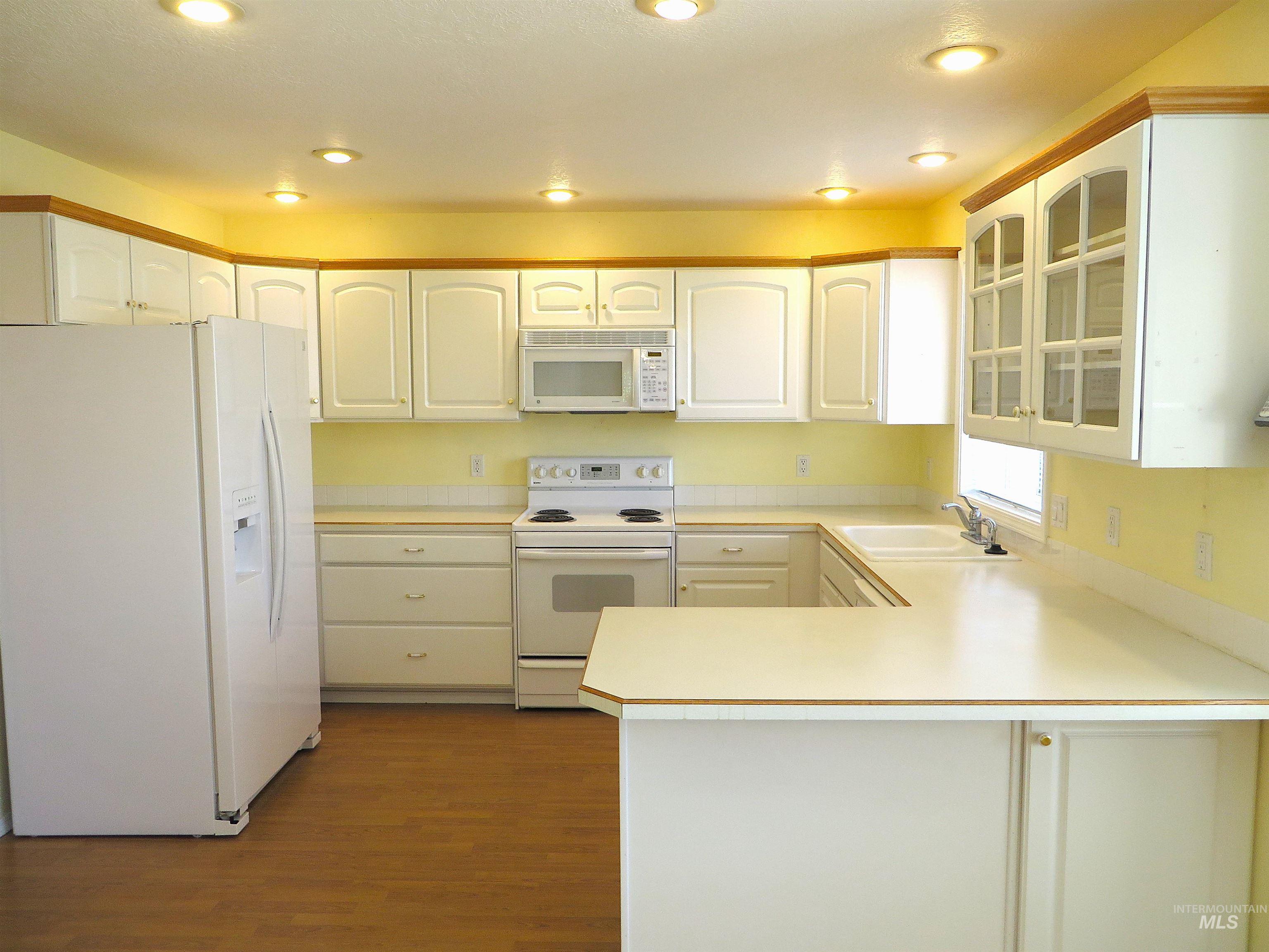 2509 Applewood Property Photo 12