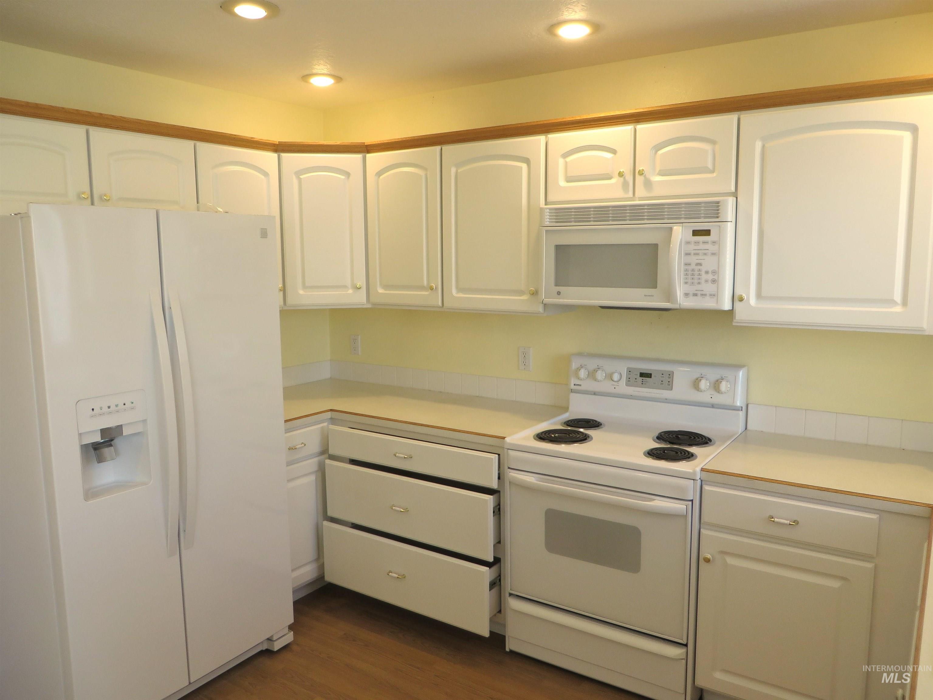 2509 Applewood Property Photo 14