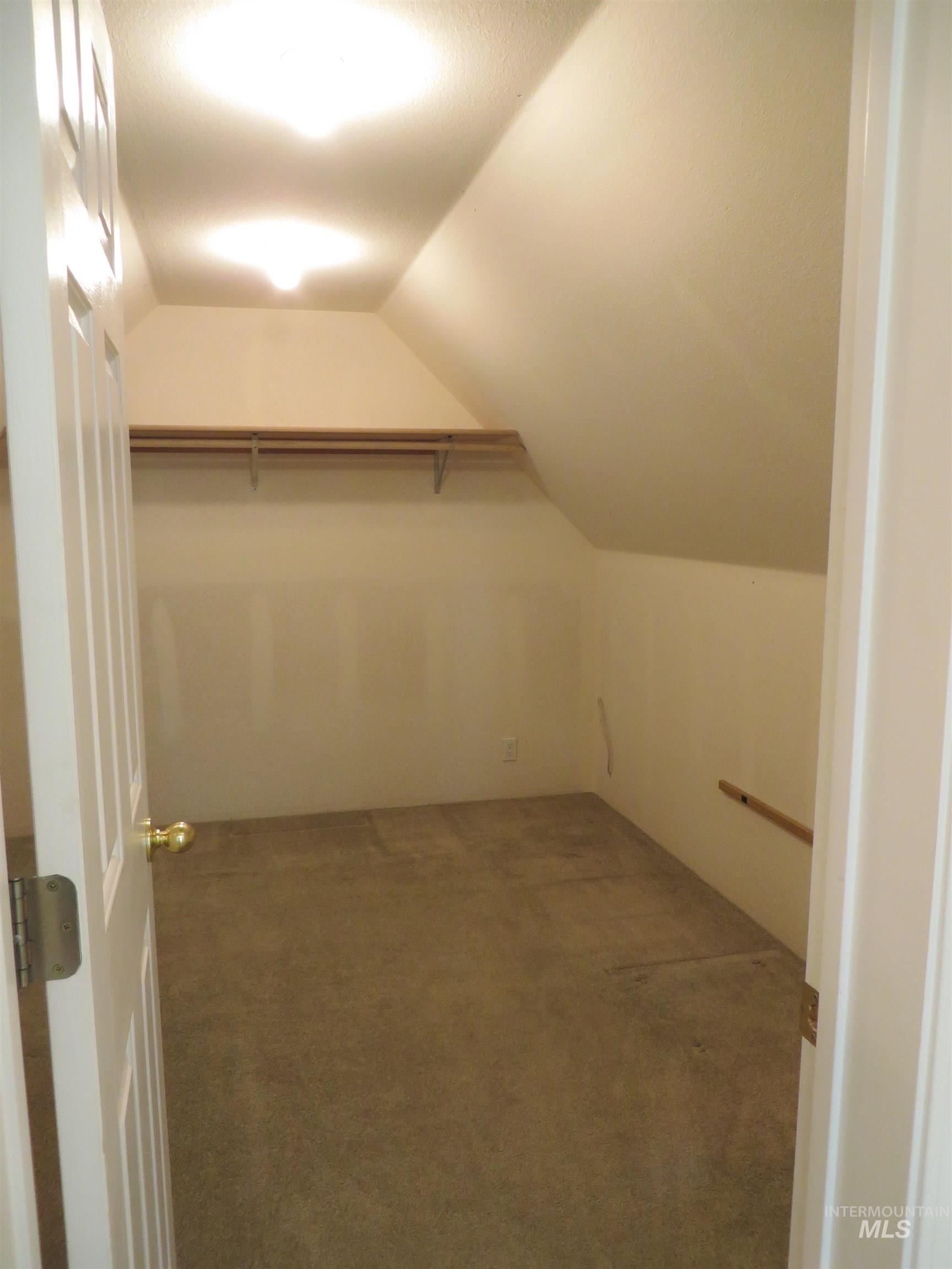 2509 Applewood Property Photo 26