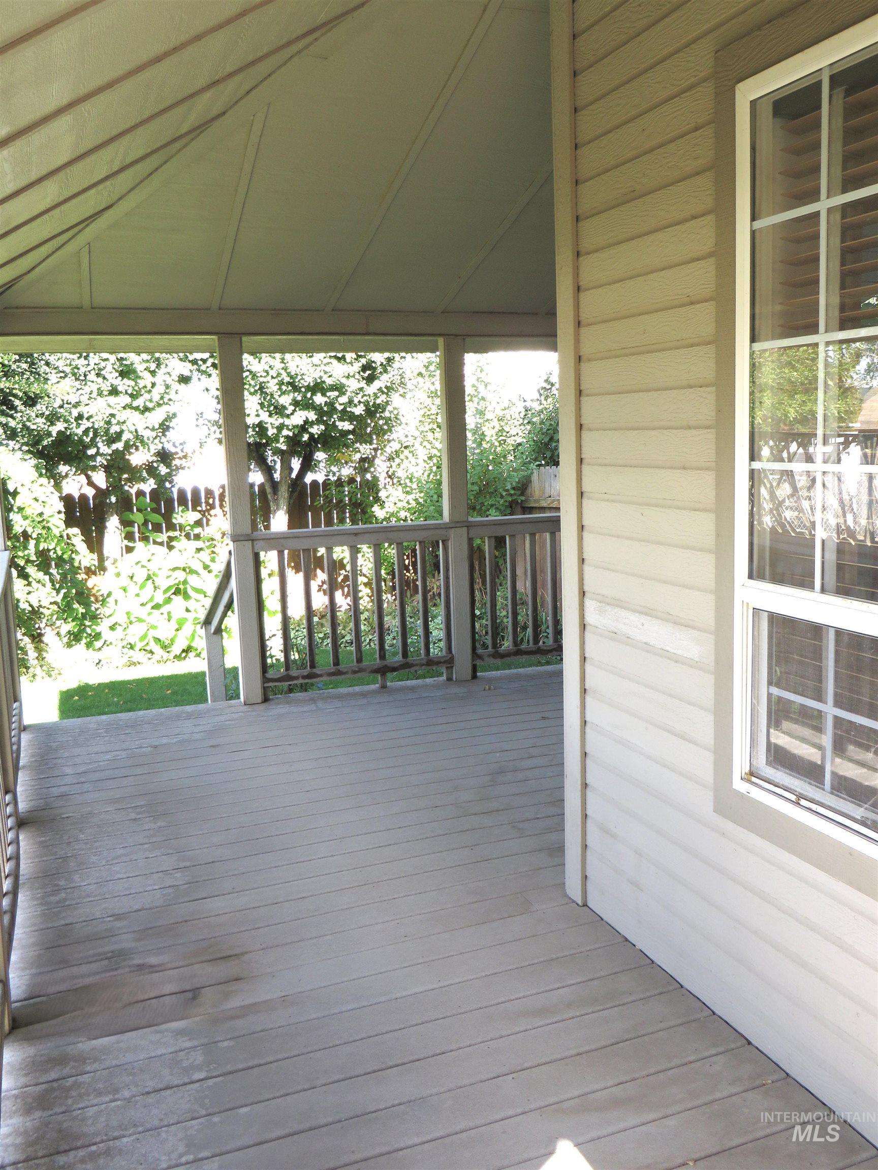 2509 Applewood Property Photo 33