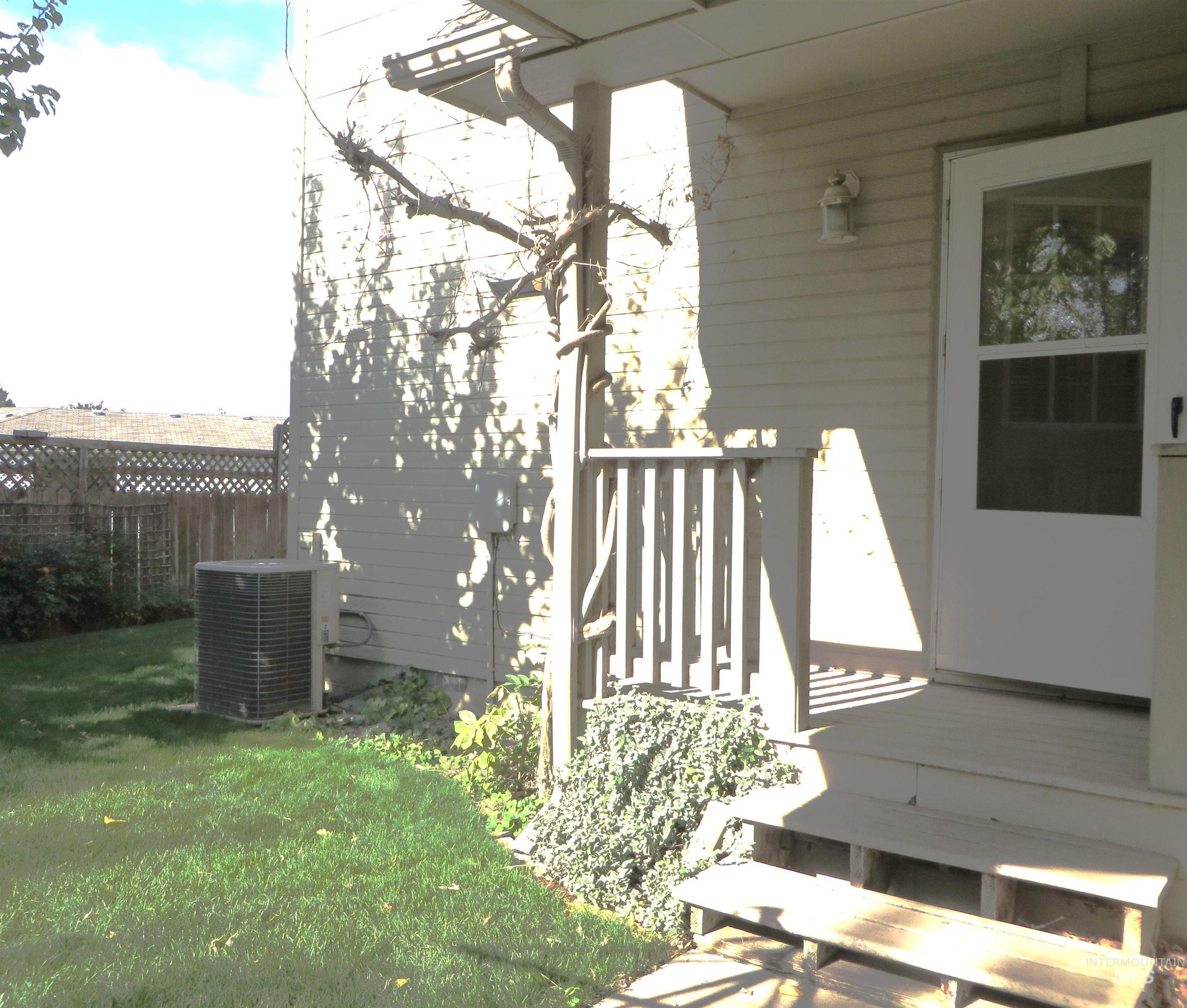 2509 Applewood Property Photo 34