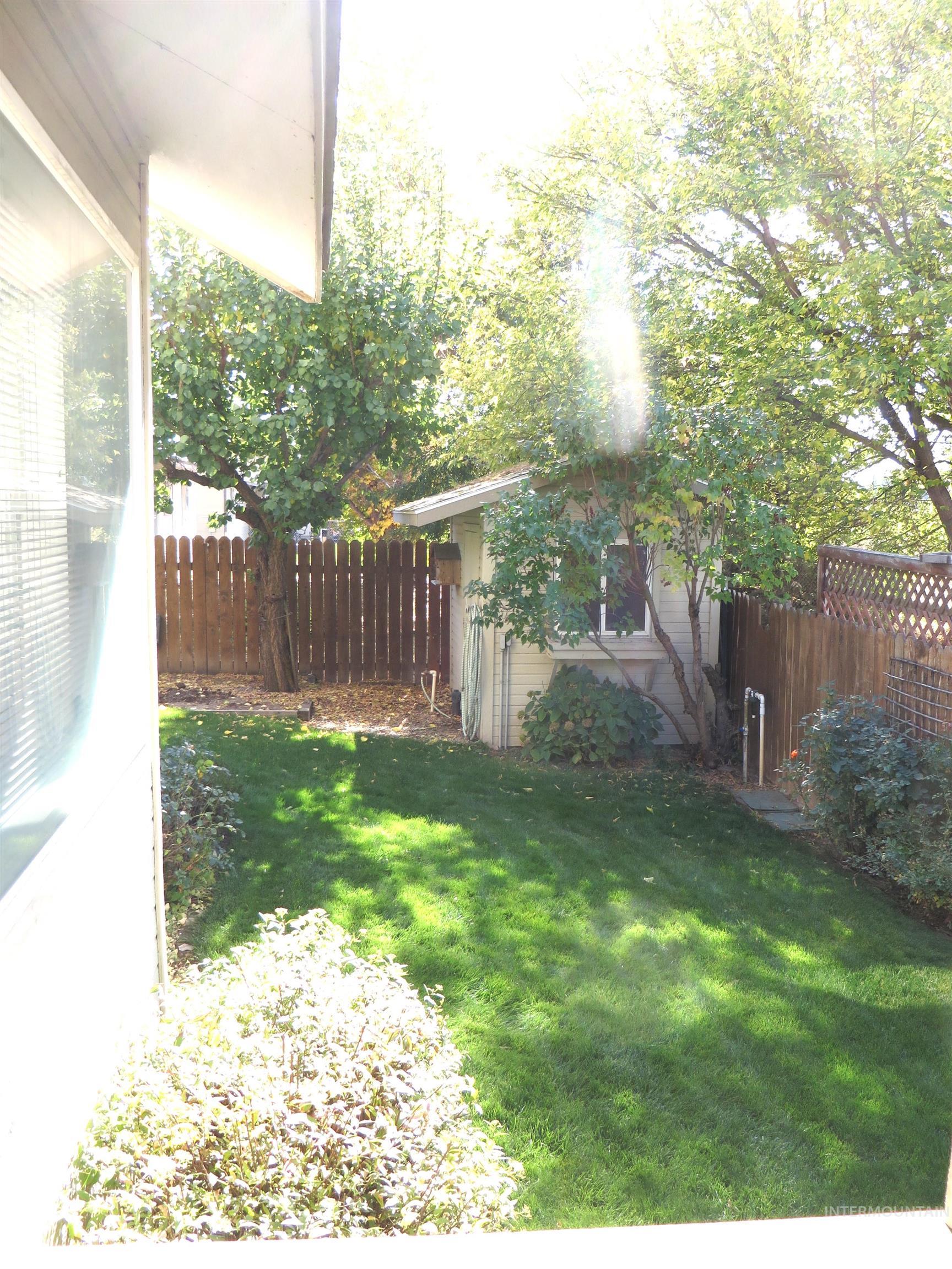 2509 Applewood Property Photo 36