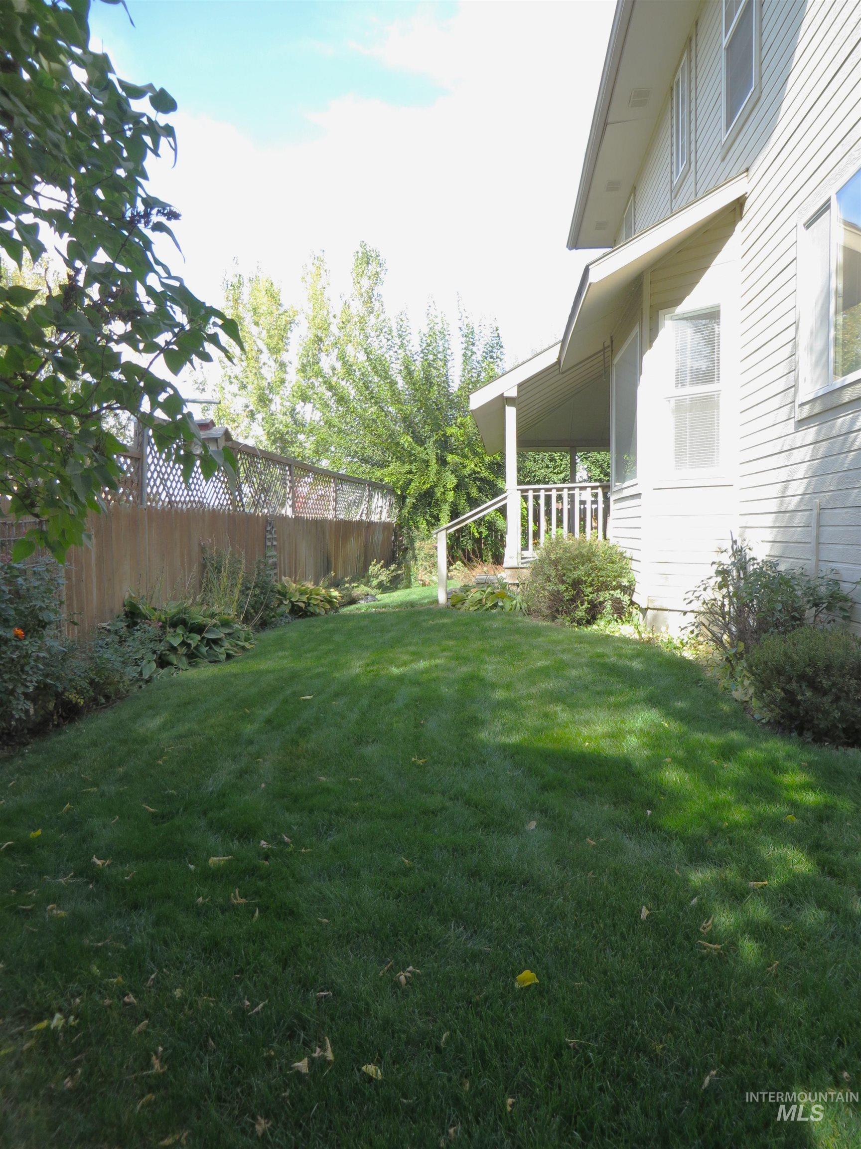 2509 Applewood Property Photo 37