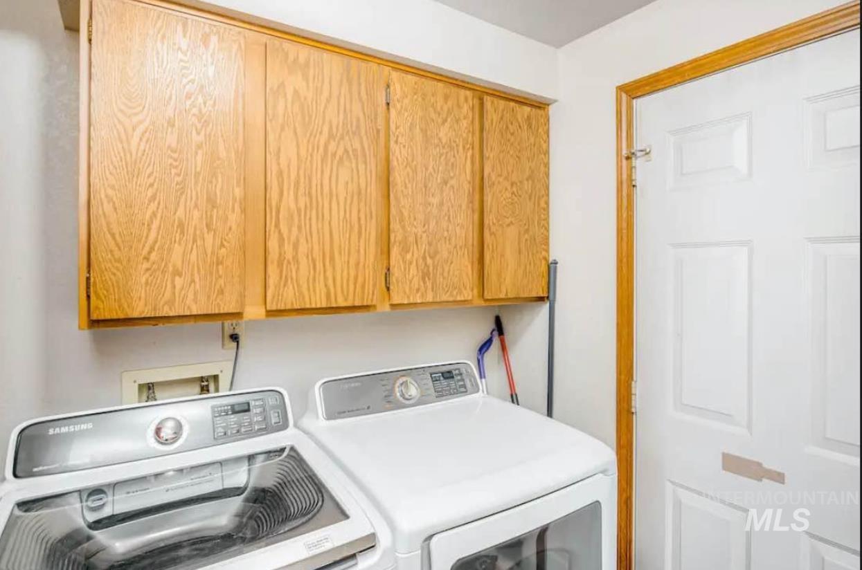 1630 N Davis Ave Property Photo 8