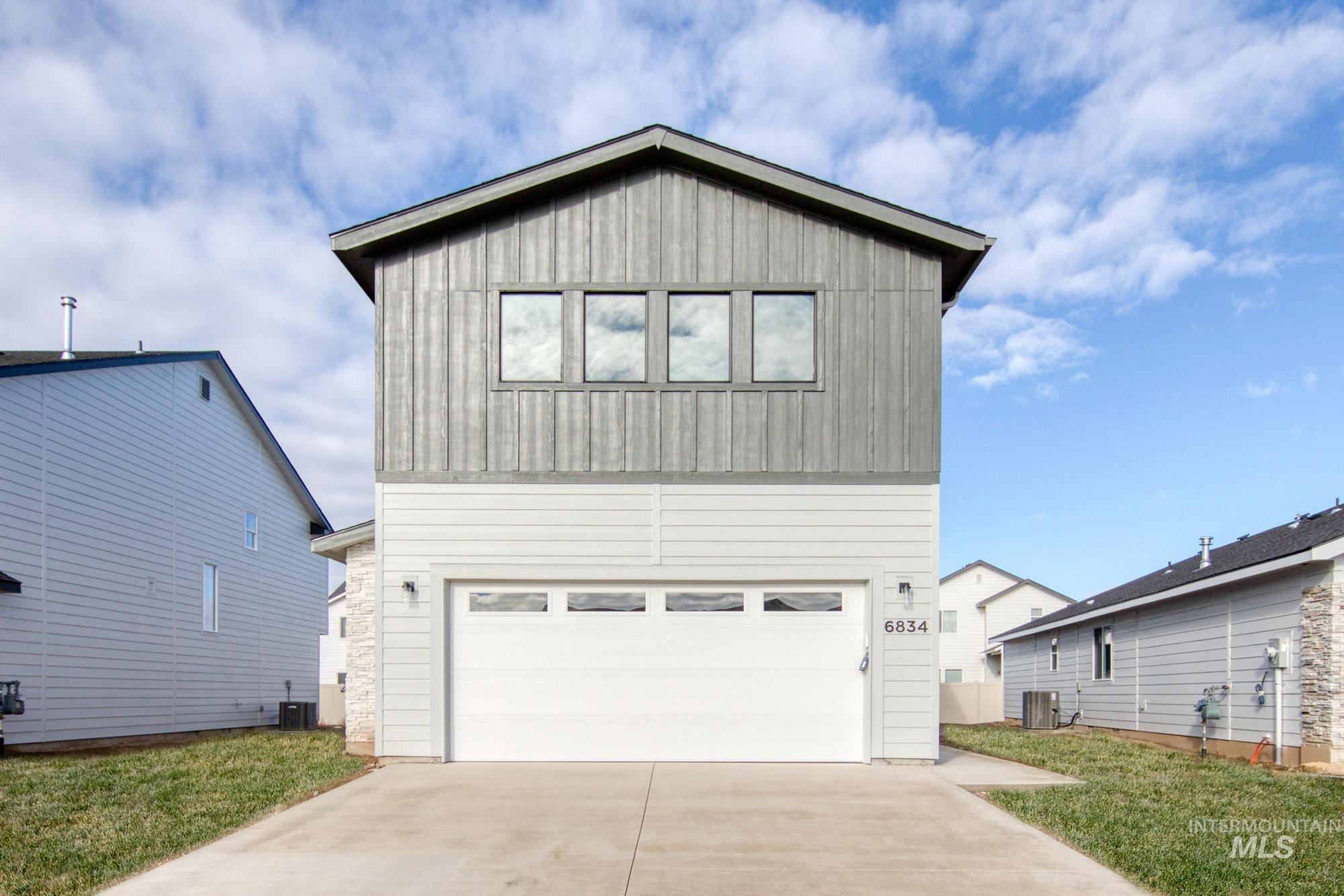 6834 W Dakota Creek Dr Property Photo 1