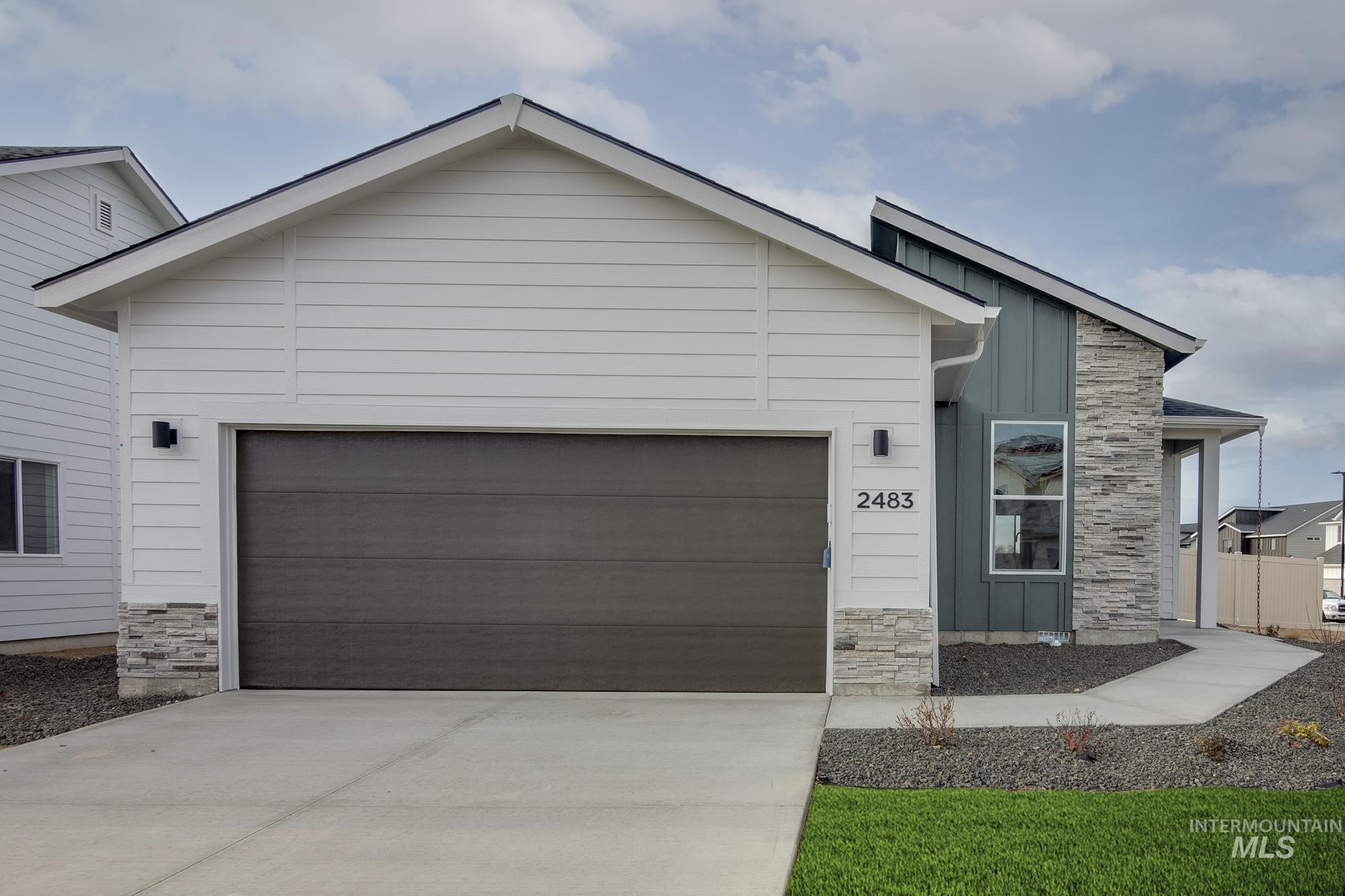 2483 W Opalite Dr Property Photo 1