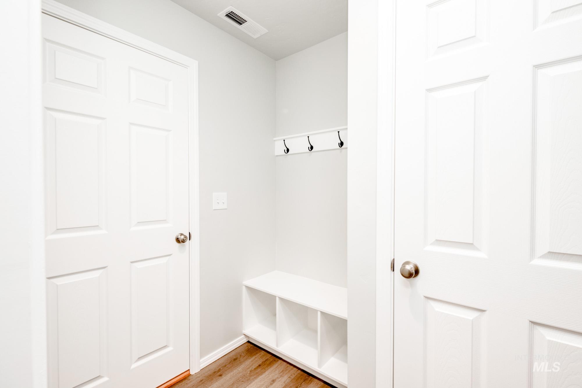 13404 Bank St Property Photo 15
