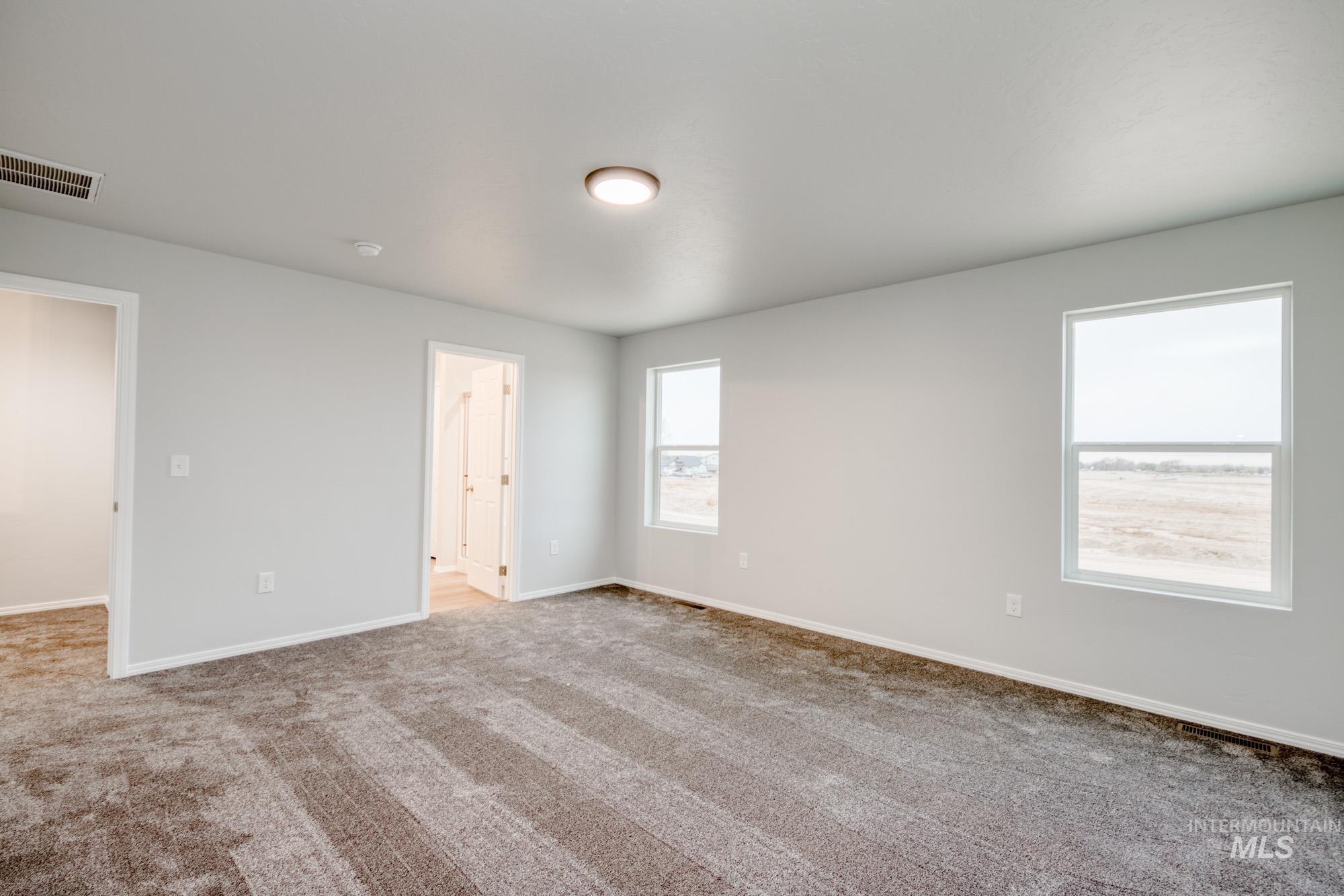 13404 Bank St Property Photo 23