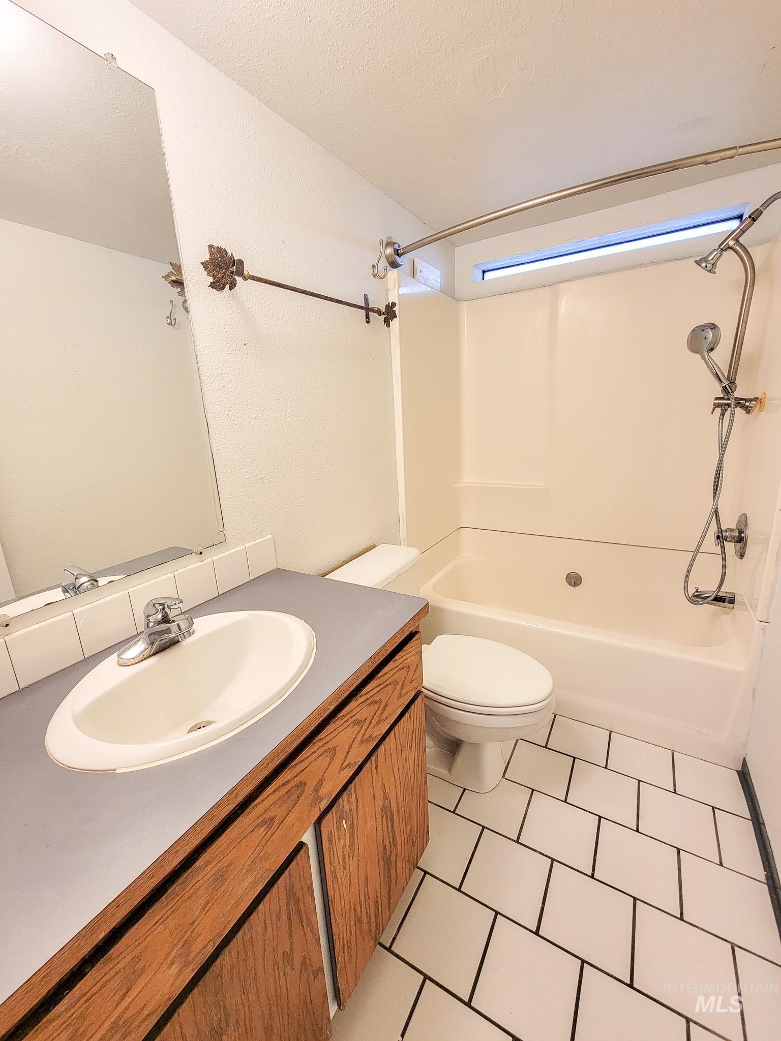 26460 Court Lane Property Photo 13