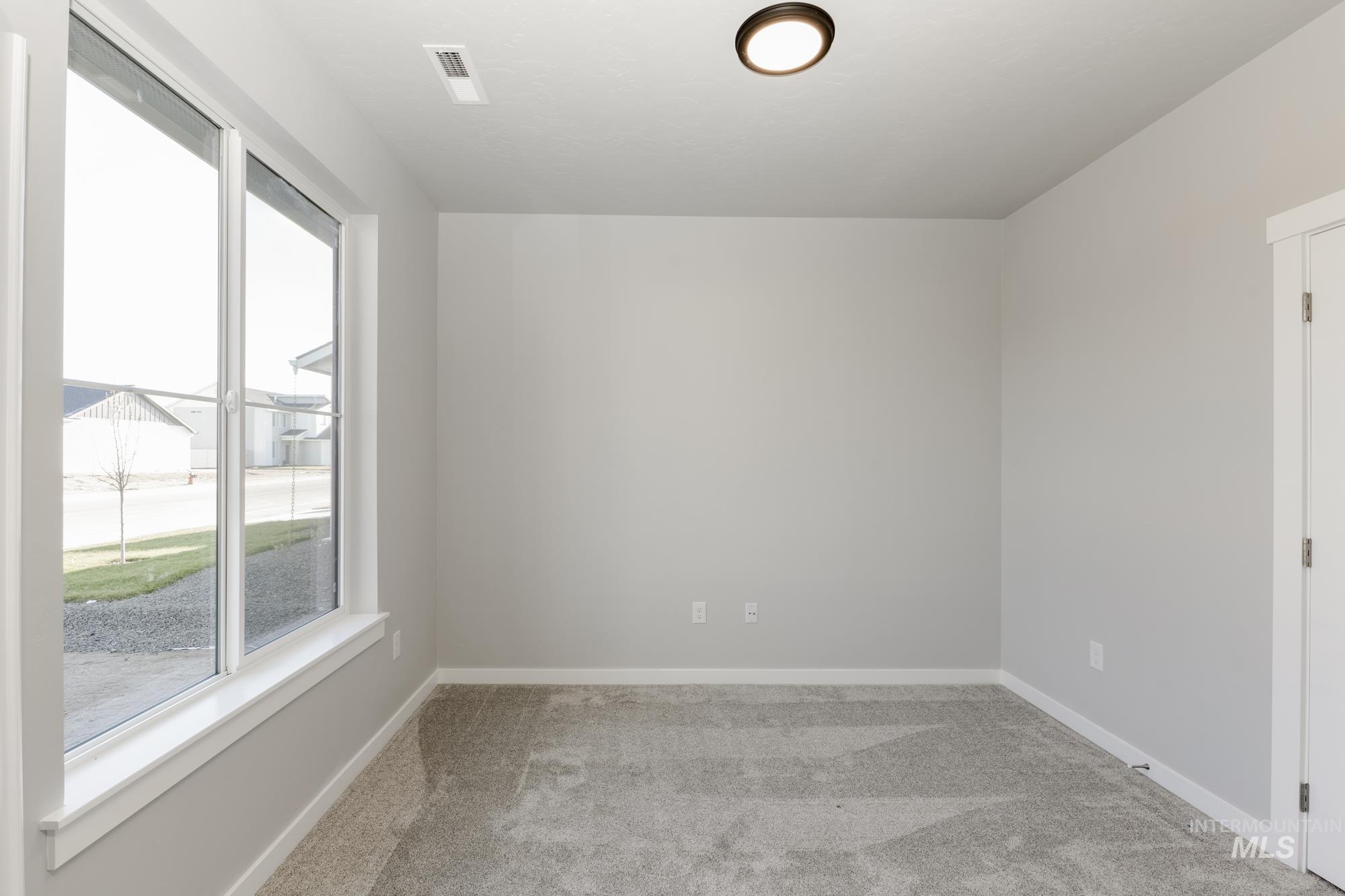 2703 N Silver Wolf Ave Property Photo 12