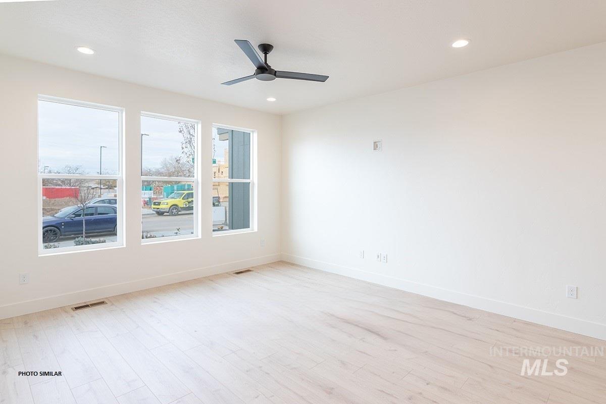 1315 N Webb Way Property Photo 13