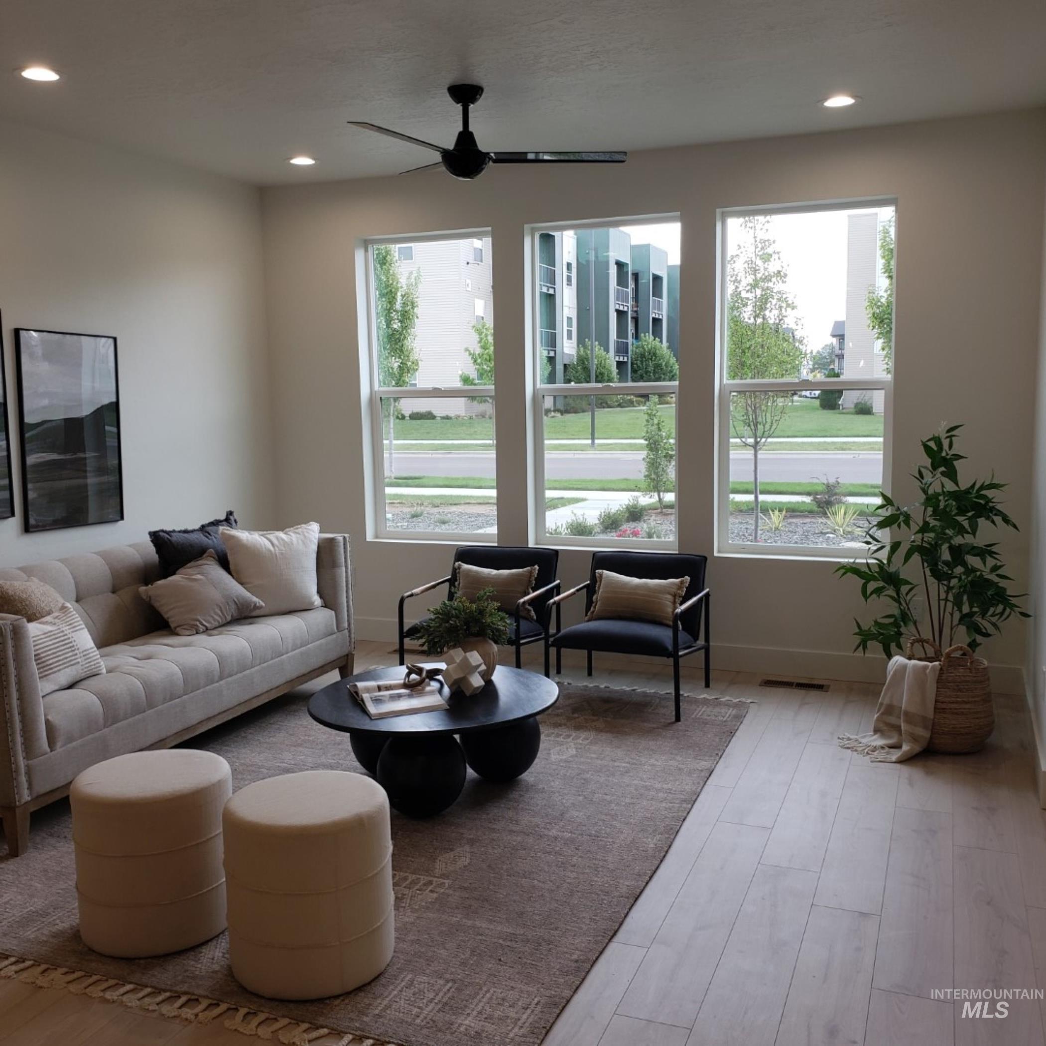1315 N Webb Way Property Photo 25
