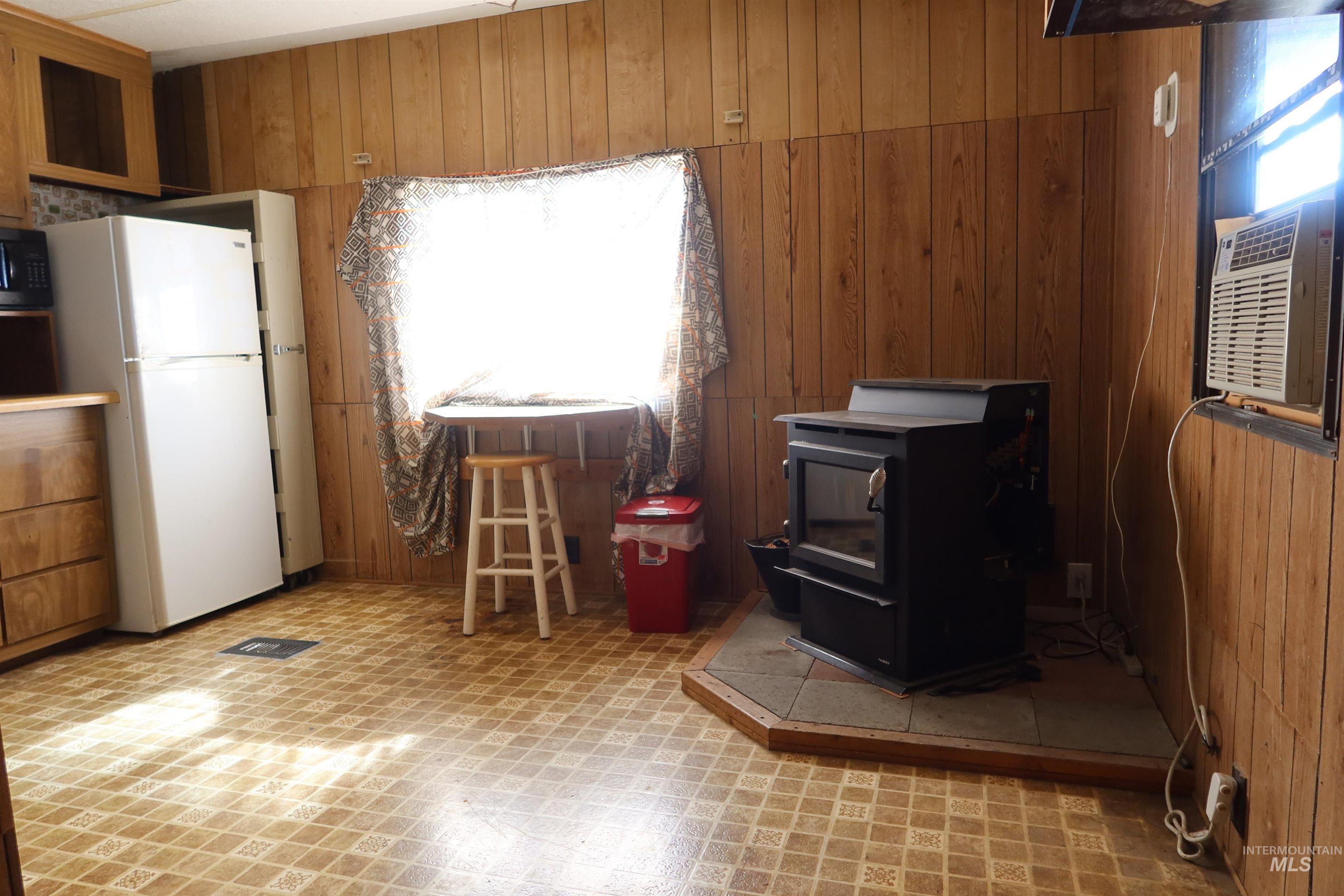 1854 S Exeter Rd Property Photo 12