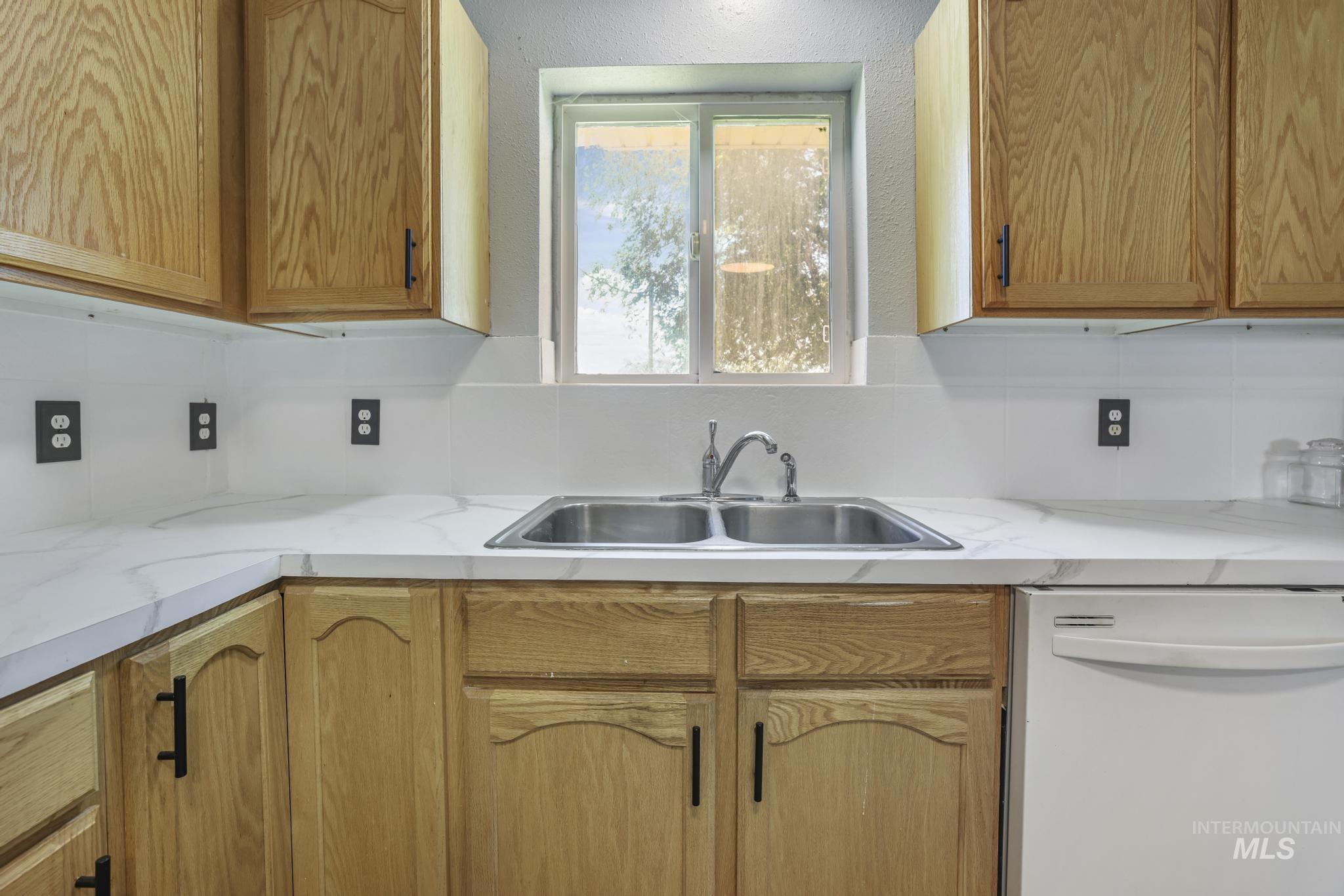 3565 S. 4500 E. Property Photo 11