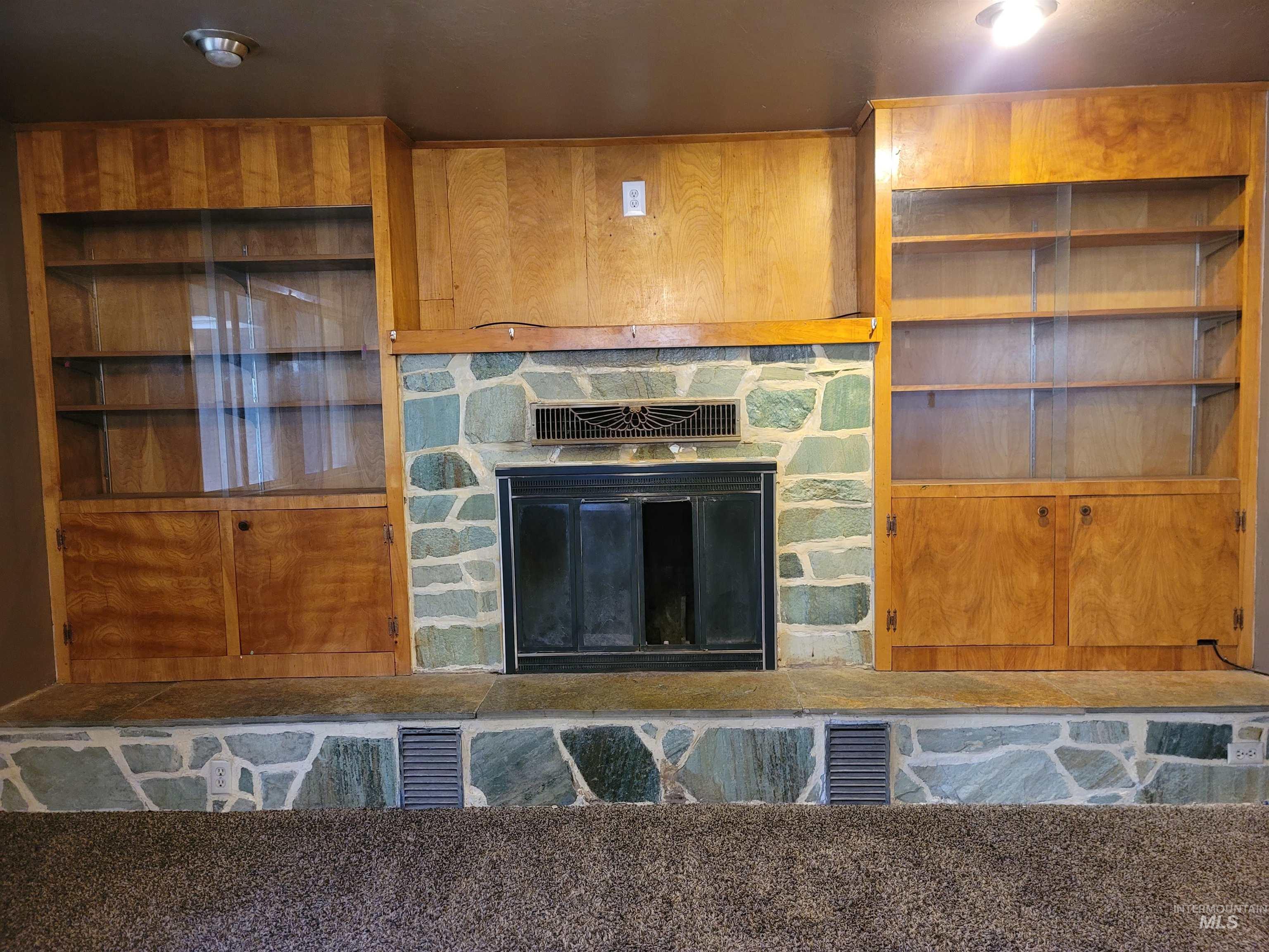 939 N Eisenhower Street Property Photo 6
