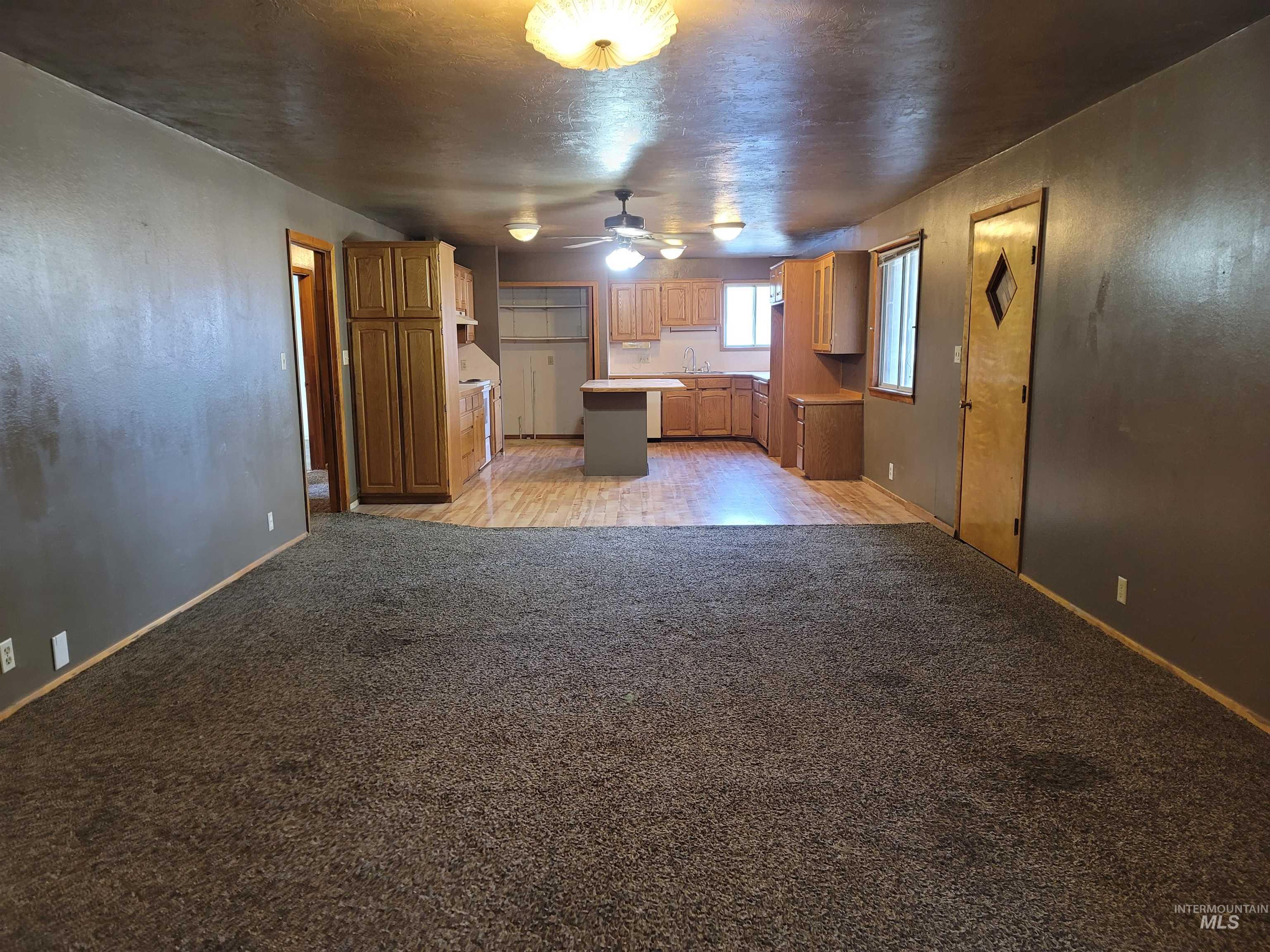 939 N Eisenhower Street Property Photo 7