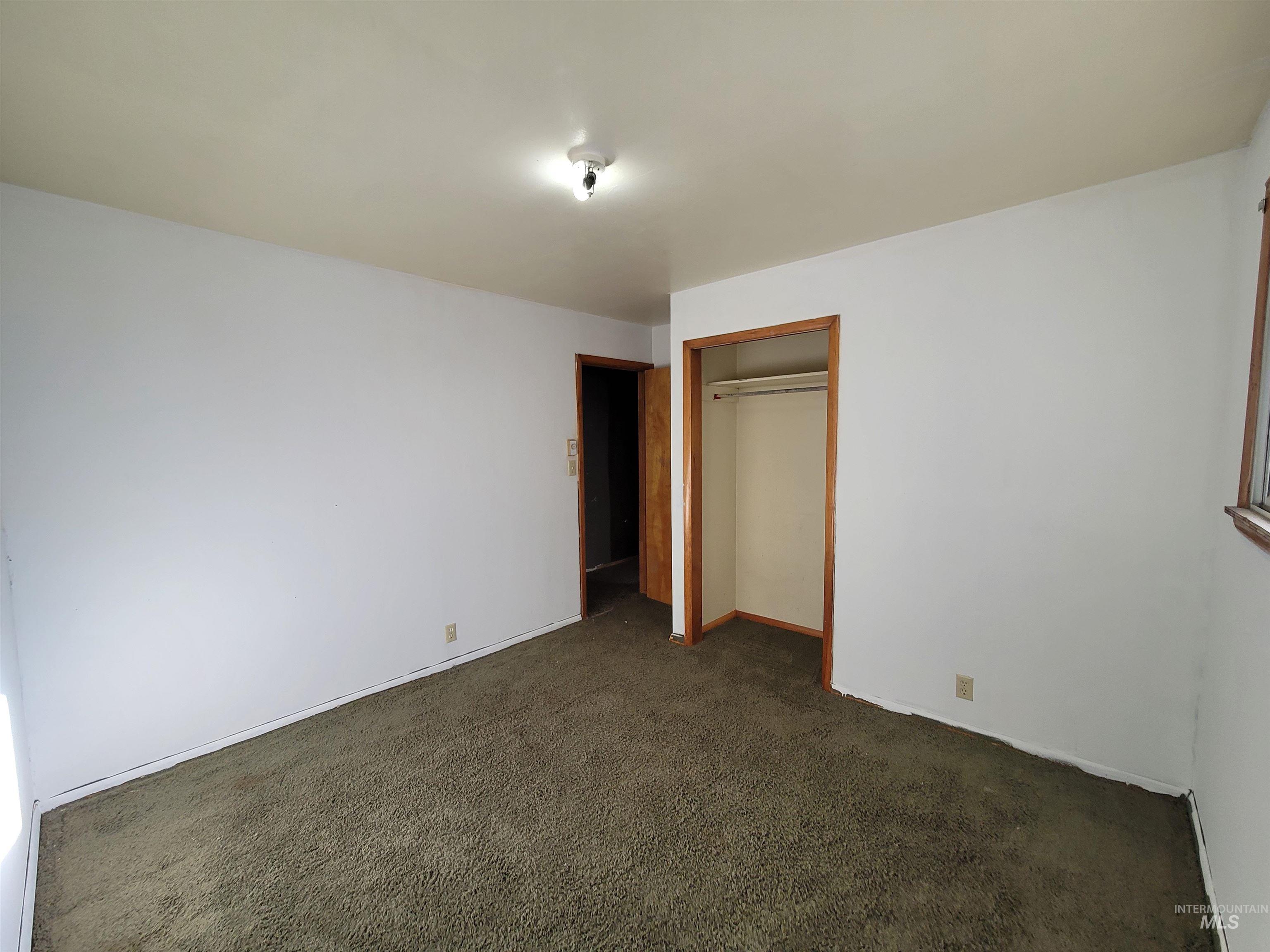 939 N Eisenhower Street Property Photo 9