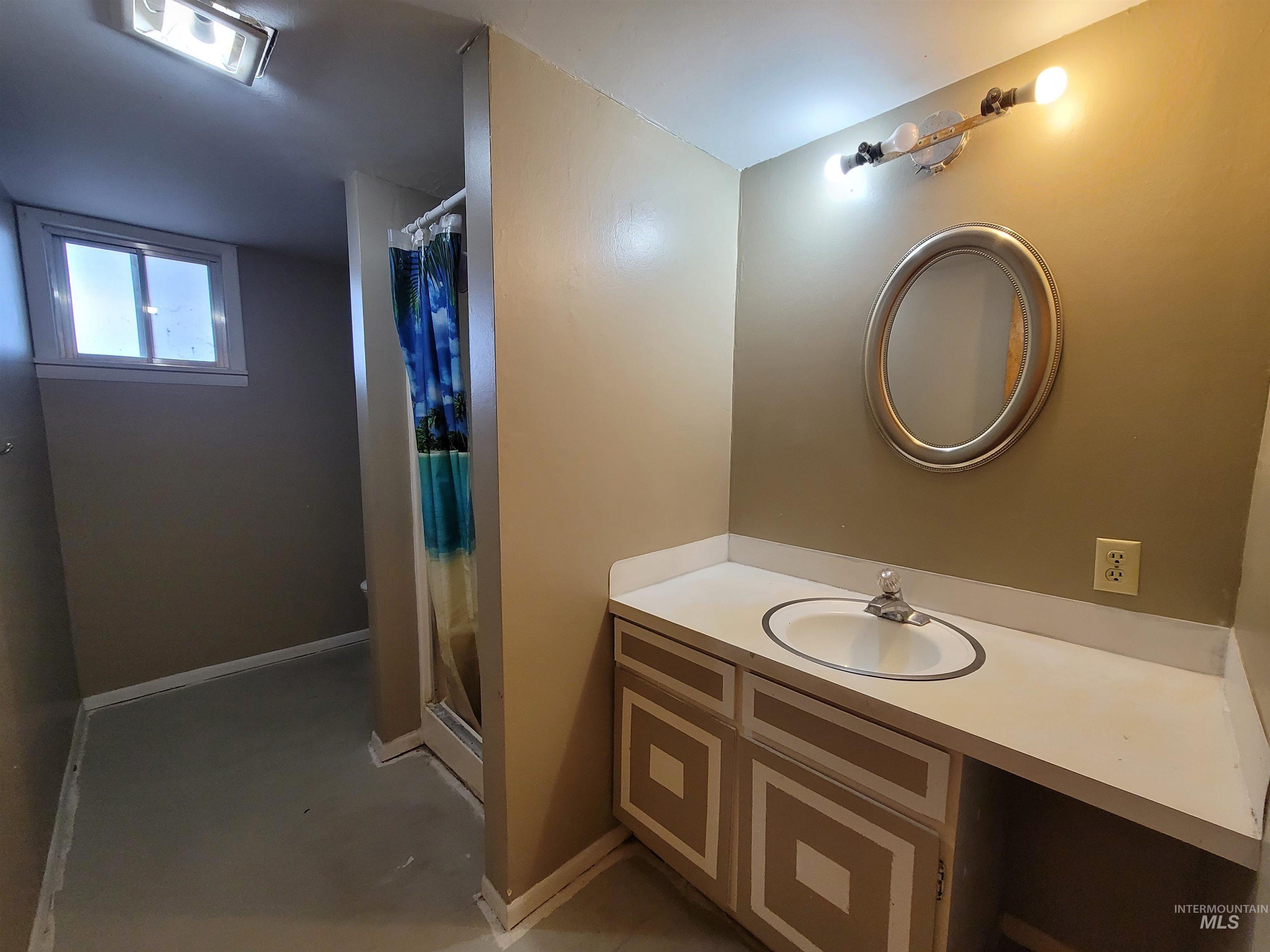 939 N Eisenhower Street Property Photo 21