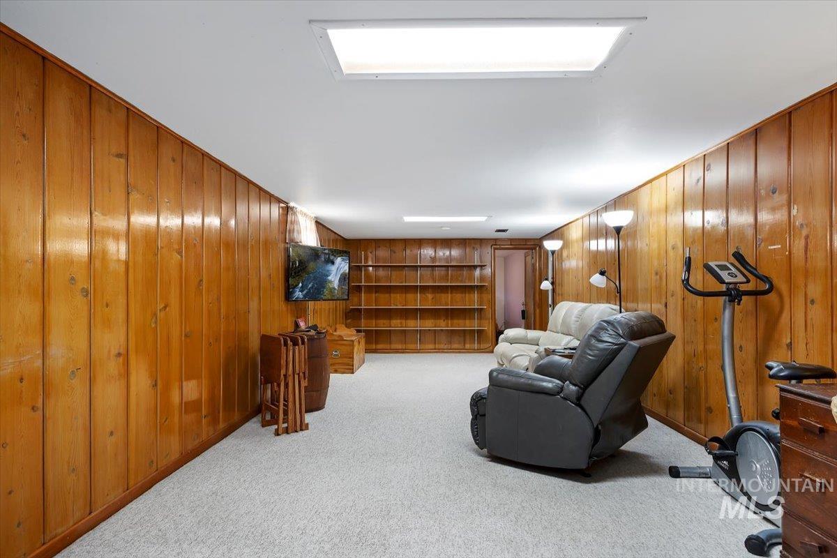 586 Wirsching Ave Property Photo 4
