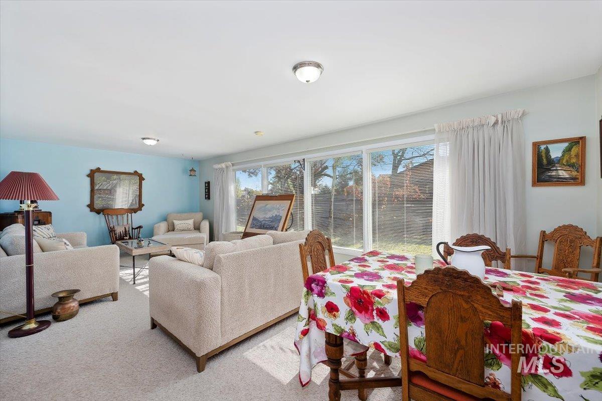 586 Wirsching Ave Property Photo 8