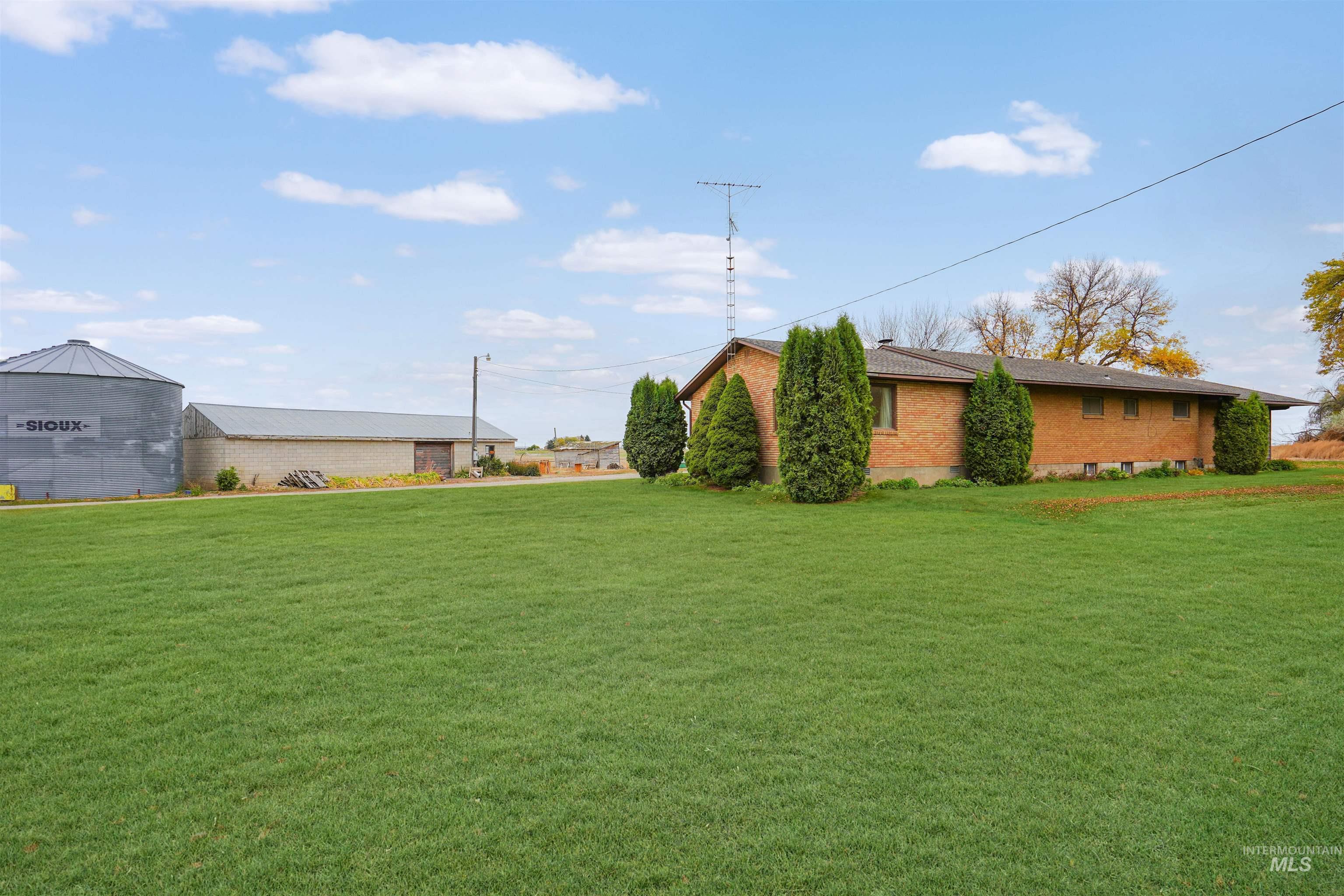 425 W 700 N Property Photo 24
