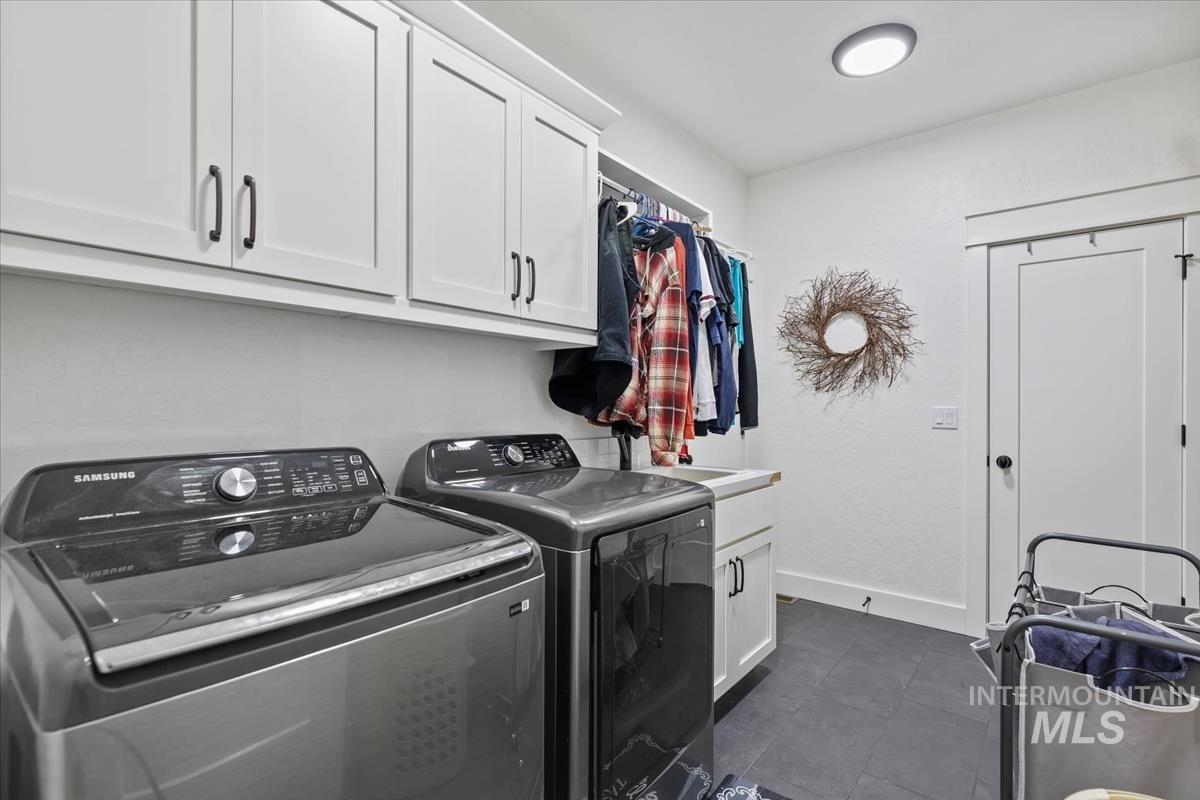 1599 Banff St Property Photo 19